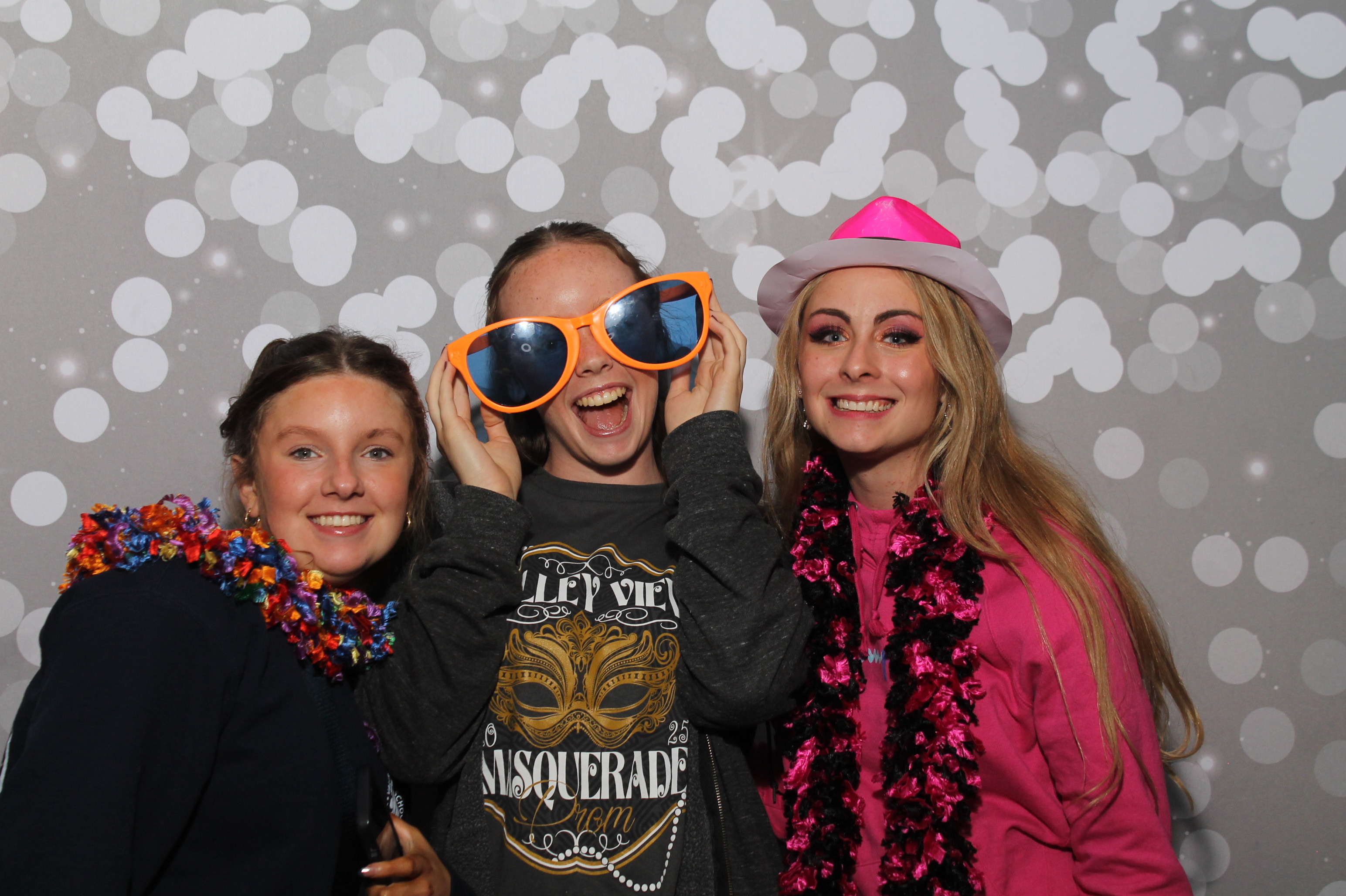 Valley View After Prom | View more photos from the event at gallery.photoboothcincy.com/u/PhotoBoothCincy/Valley-View-After-Prom-1