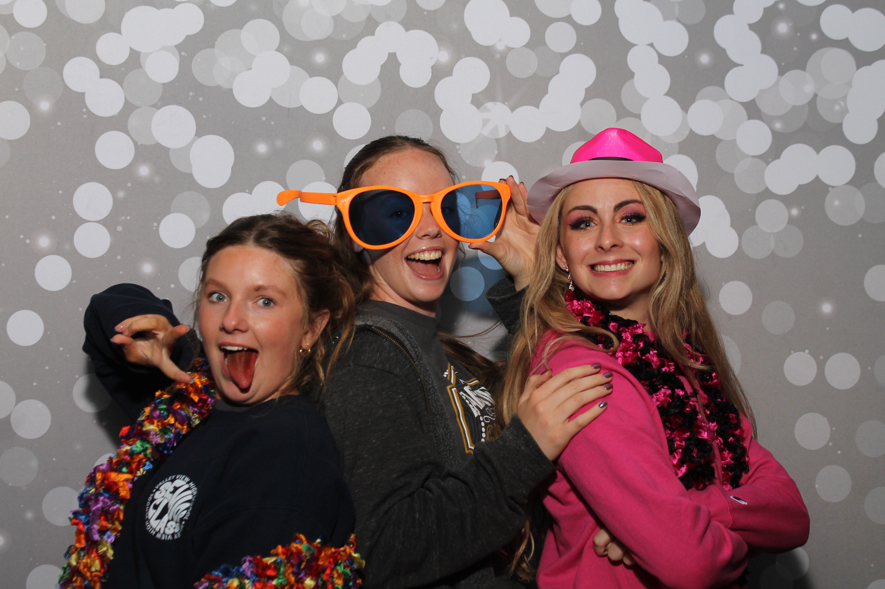 Valley View After Prom | View more photos from the event at gallery.photoboothcincy.com/u/PhotoBoothCincy/Valley-View-After-Prom-1