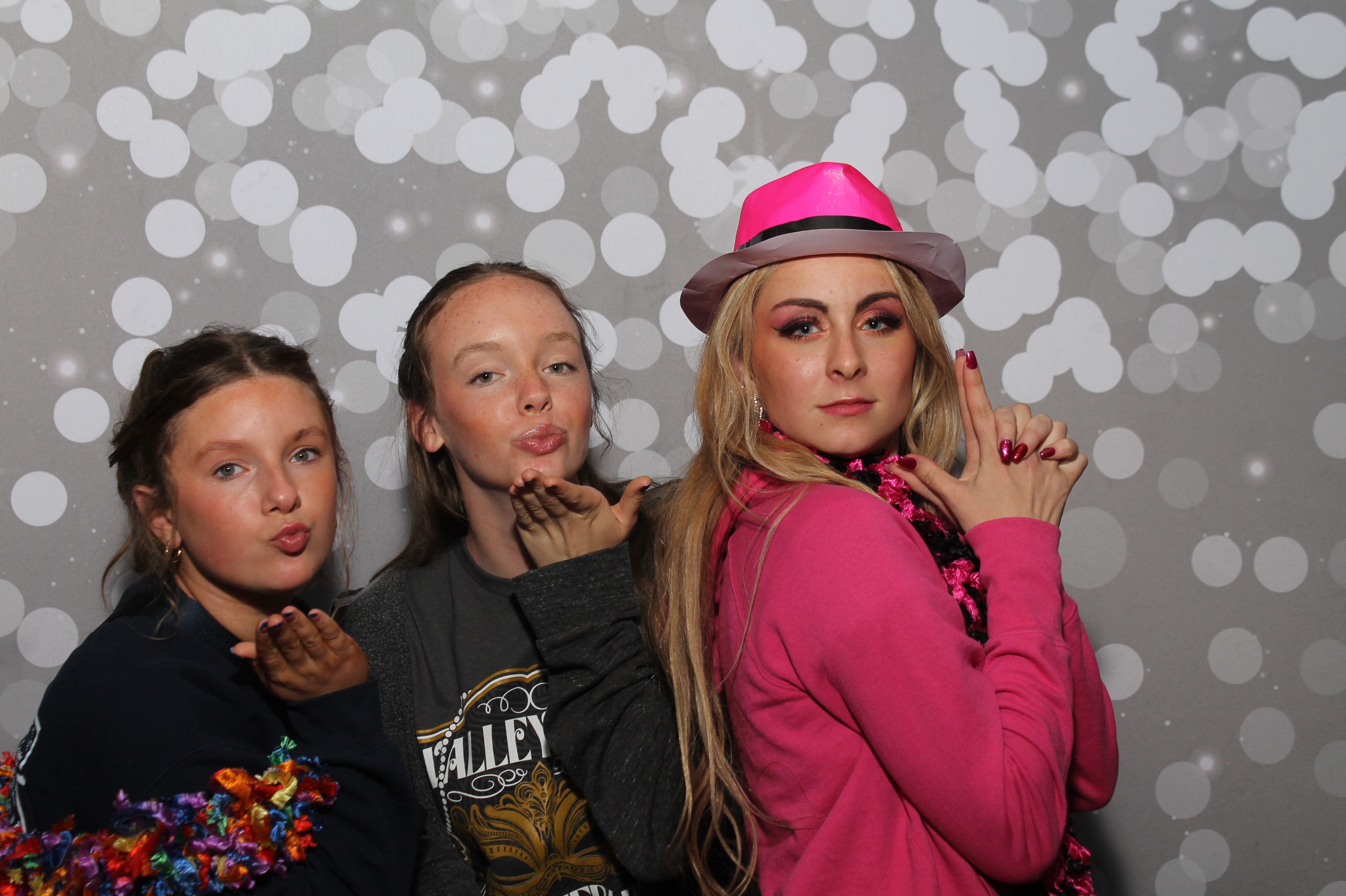 Valley View After Prom | View more photos from the event at gallery.photoboothcincy.com/u/PhotoBoothCincy/Valley-View-After-Prom-1