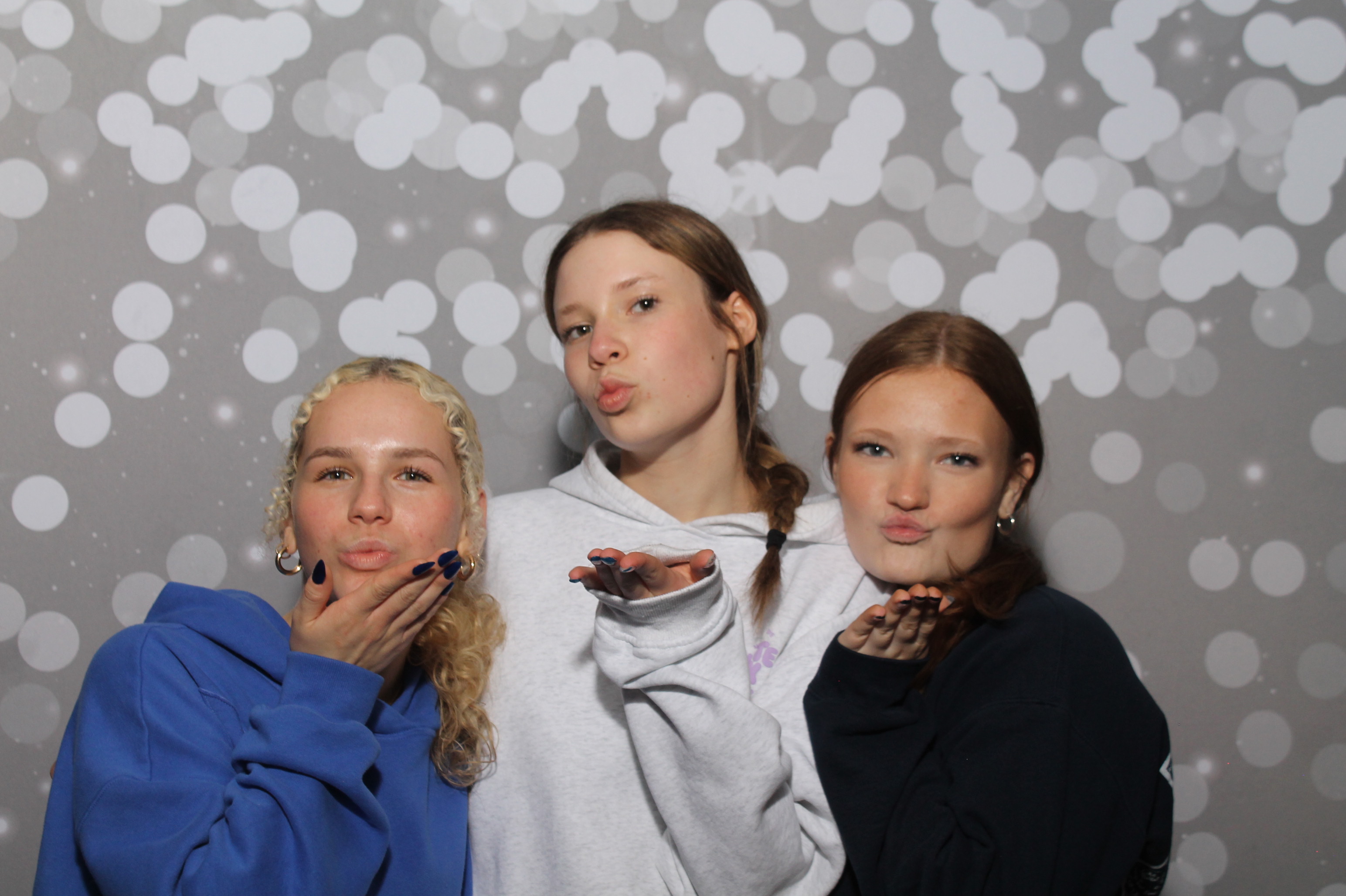 Valley View After Prom | View more photos from the event at gallery.photoboothcincy.com/u/PhotoBoothCincy/Valley-View-After-Prom-1