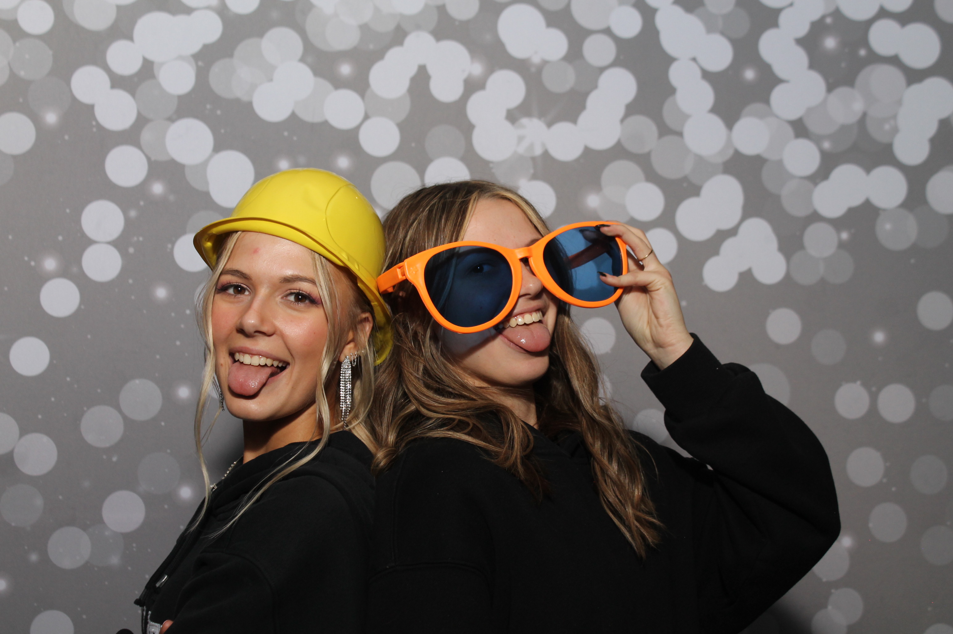Valley View After Prom | View more photos from the event at gallery.photoboothcincy.com/u/PhotoBoothCincy/Valley-View-After-Prom-1
