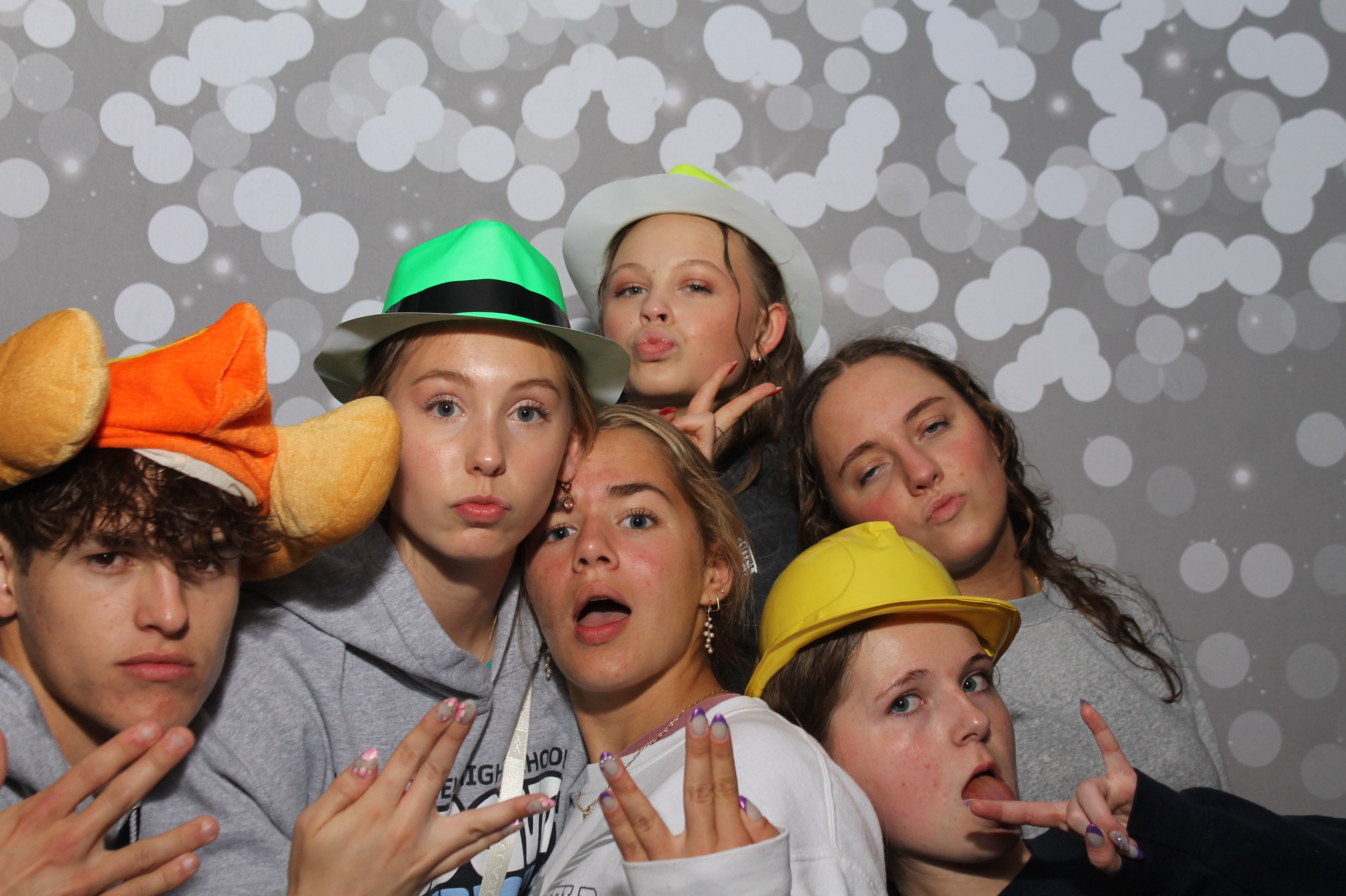 Valley View After Prom | View more photos from the event at gallery.photoboothcincy.com/u/PhotoBoothCincy/Valley-View-After-Prom-1