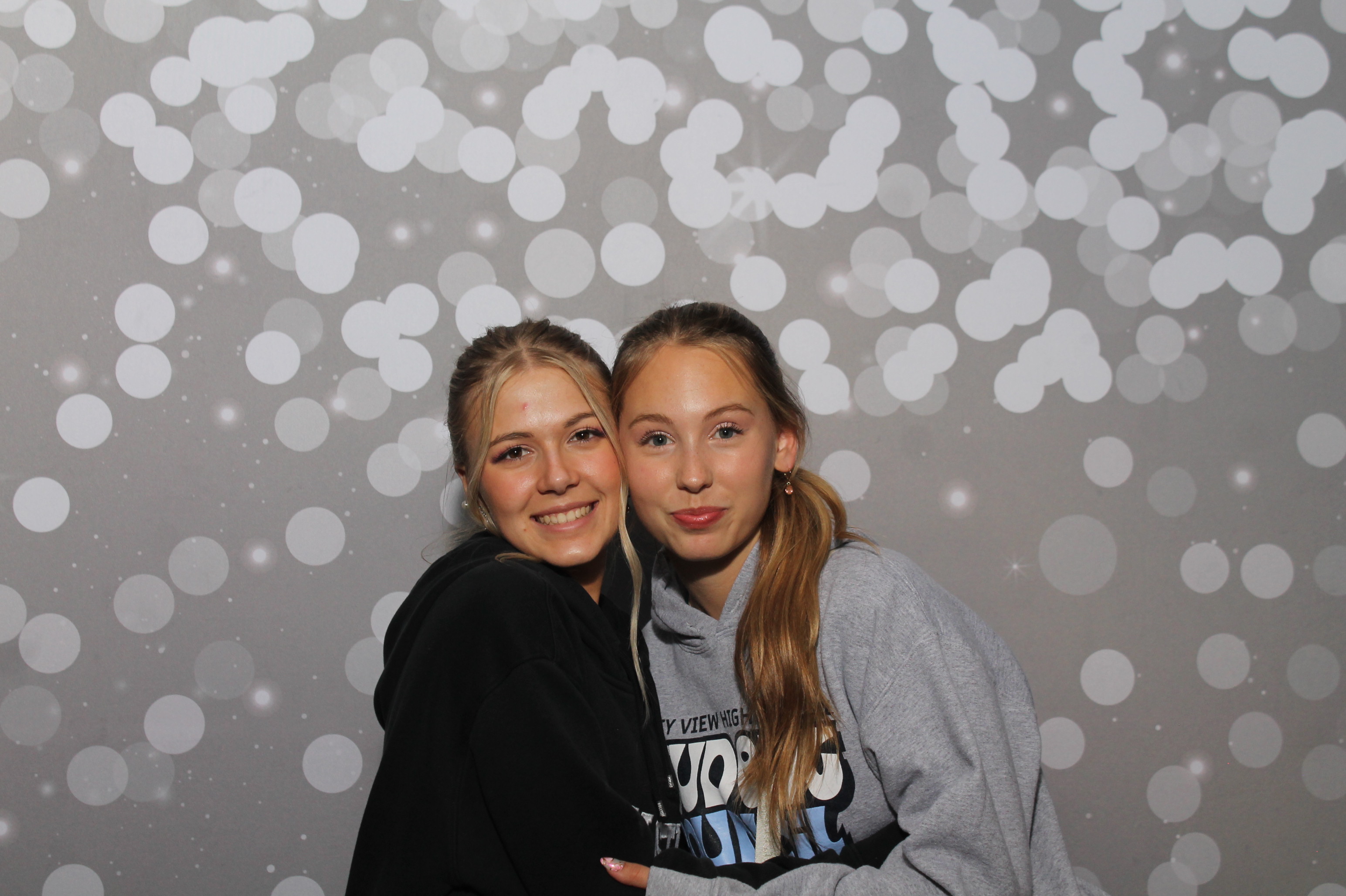 Valley View After Prom | View more photos from the event at gallery.photoboothcincy.com/u/PhotoBoothCincy/Valley-View-After-Prom-1