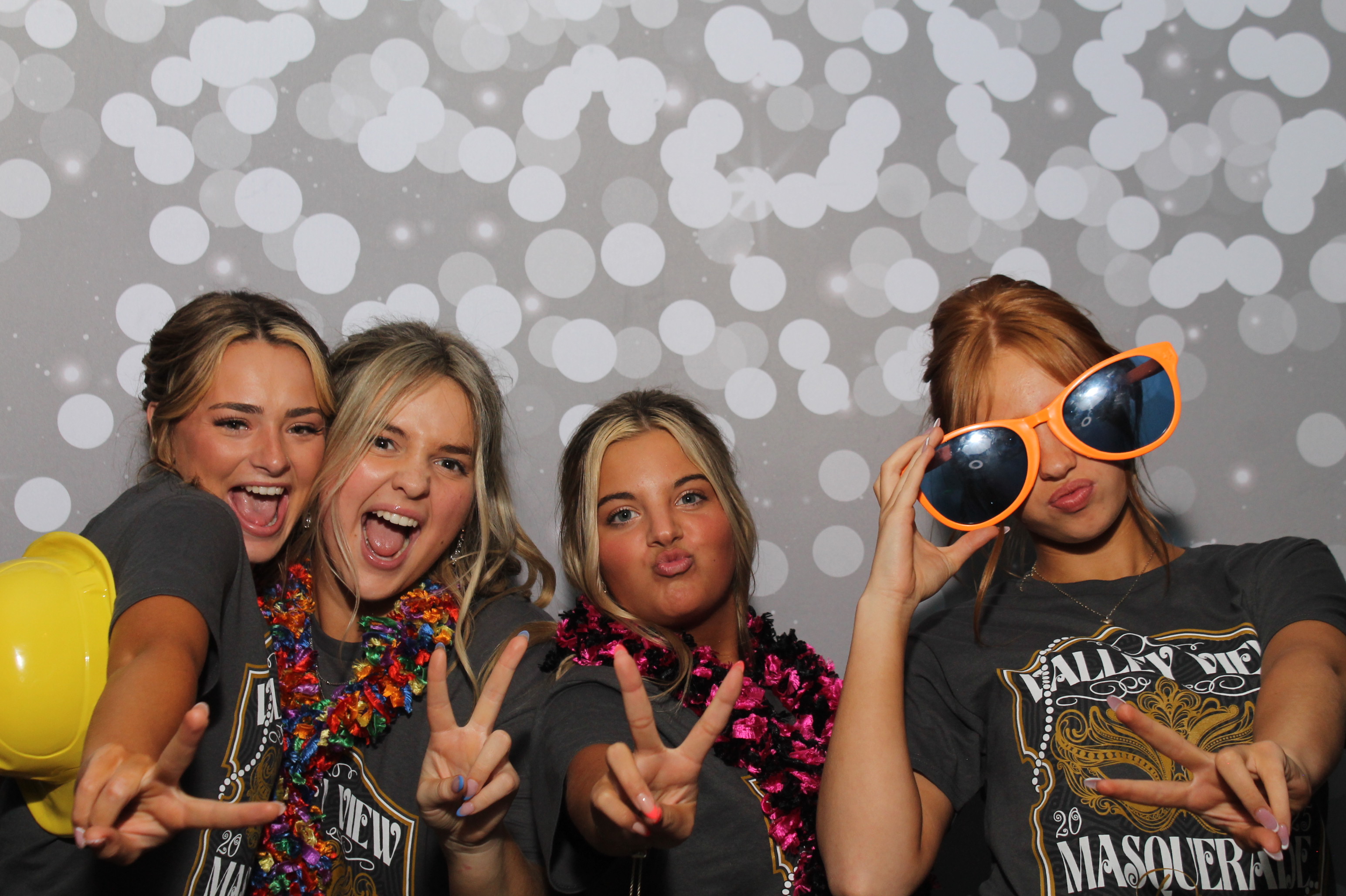 Valley View After Prom | View more photos from the event at gallery.photoboothcincy.com/u/PhotoBoothCincy/Valley-View-After-Prom-1