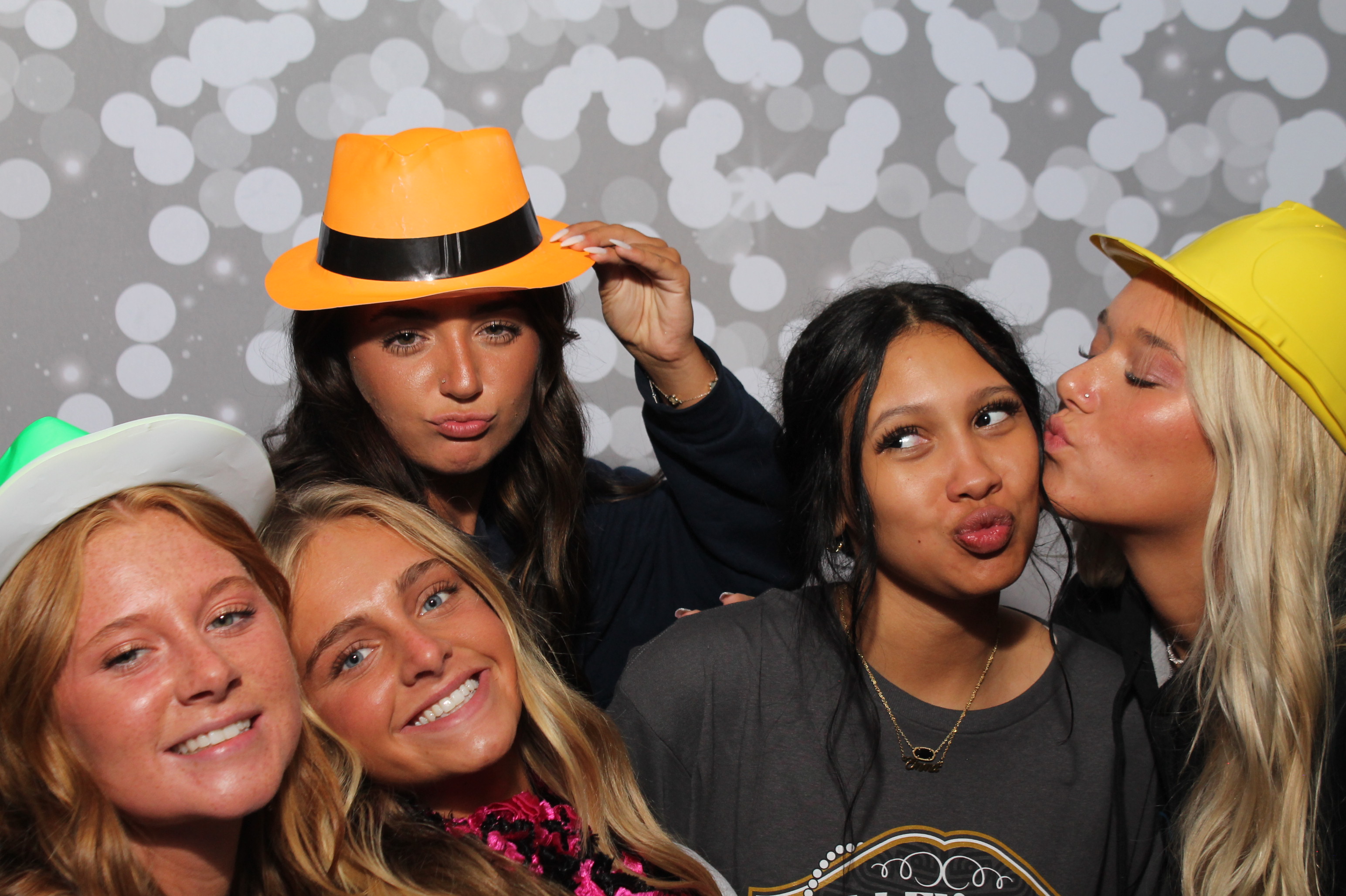 Valley View After Prom | View more photos from the event at gallery.photoboothcincy.com/u/PhotoBoothCincy/Valley-View-After-Prom-1