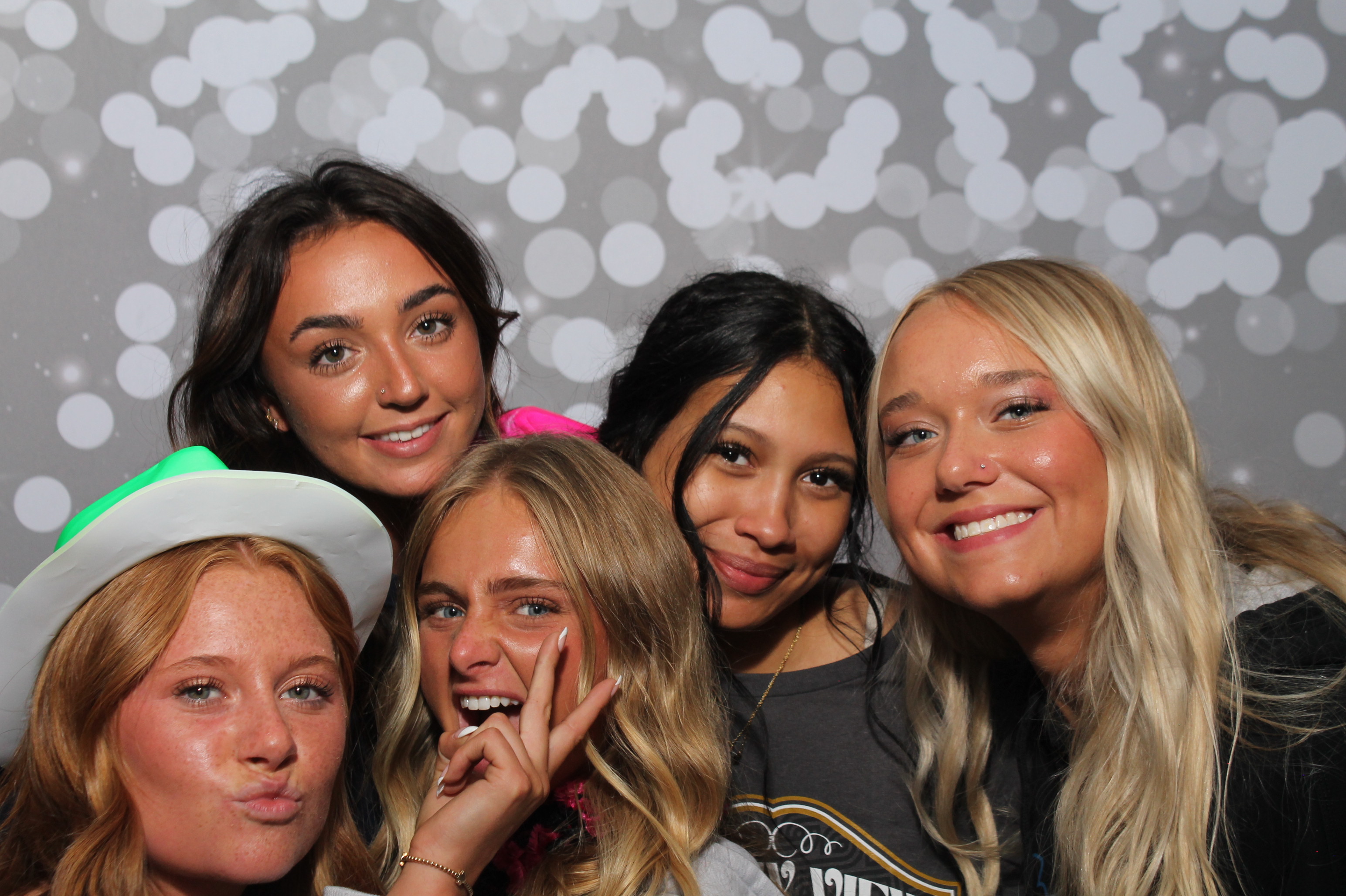 Valley View After Prom | View more photos from the event at gallery.photoboothcincy.com/u/PhotoBoothCincy/Valley-View-After-Prom-1
