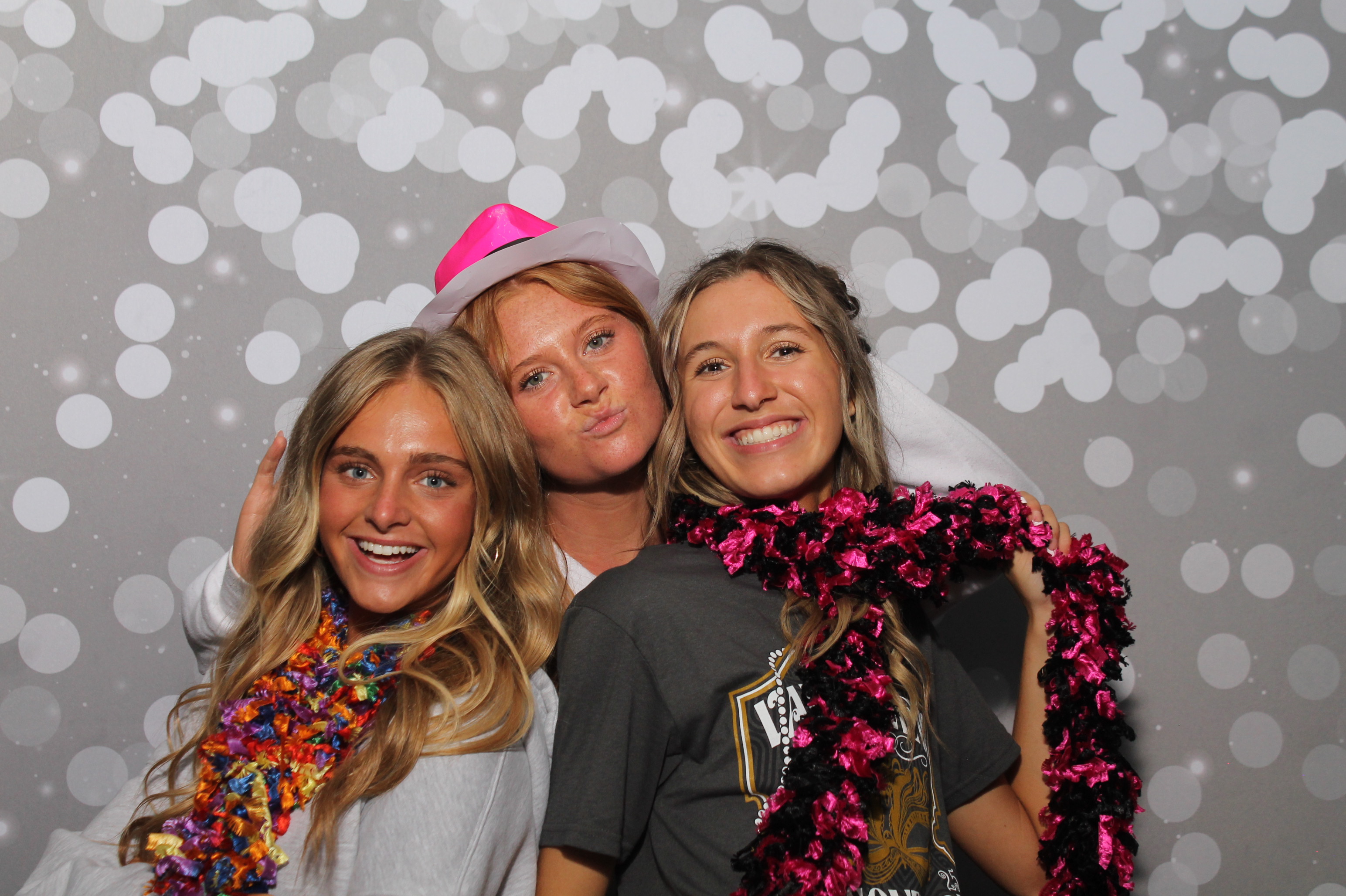 Valley View After Prom | View more photos from the event at gallery.photoboothcincy.com/u/PhotoBoothCincy/Valley-View-After-Prom-1
