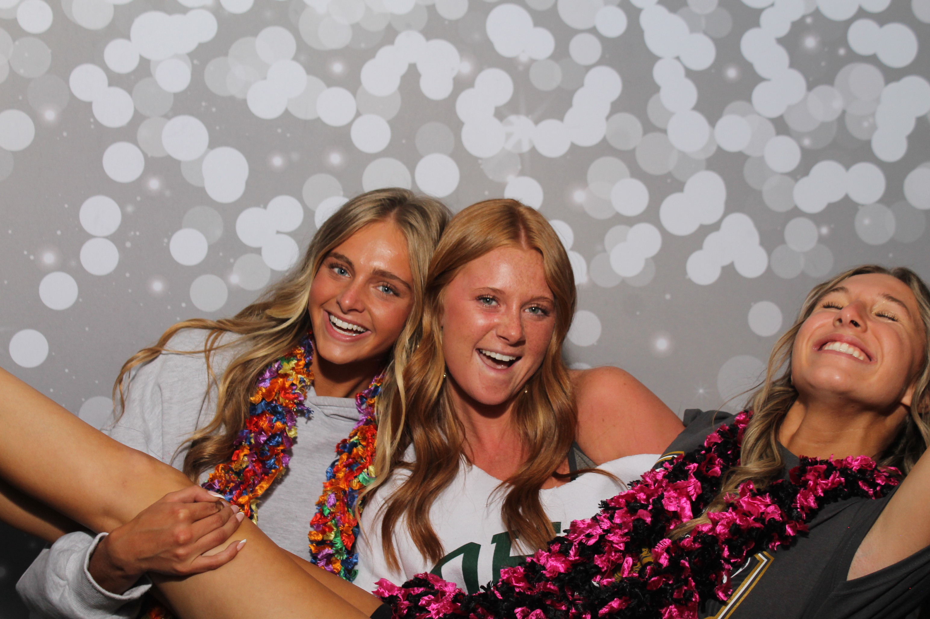 Valley View After Prom | View more photos from the event at gallery.photoboothcincy.com/u/PhotoBoothCincy/Valley-View-After-Prom-1