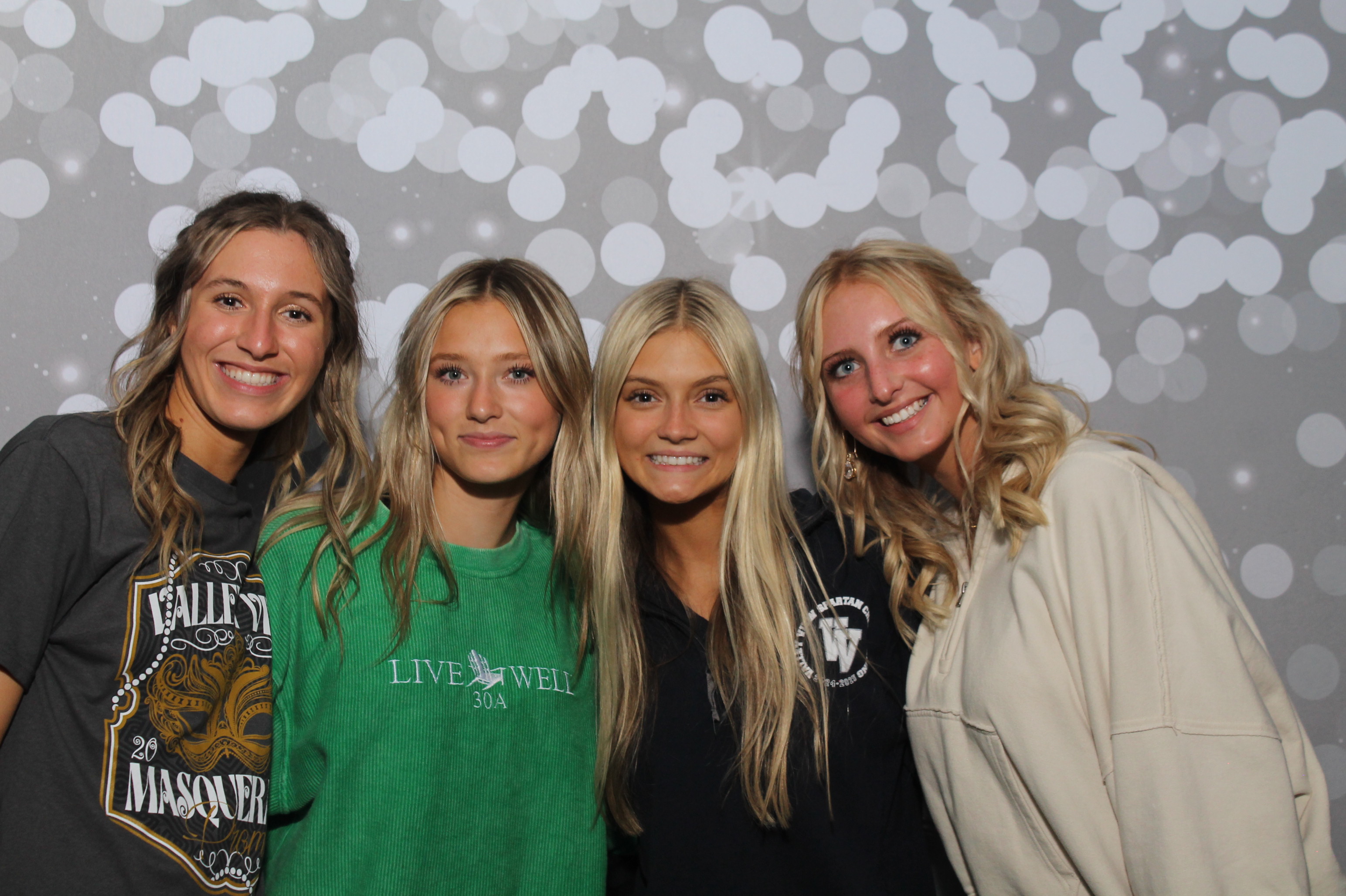 Valley View After Prom | View more photos from the event at gallery.photoboothcincy.com/u/PhotoBoothCincy/Valley-View-After-Prom-1