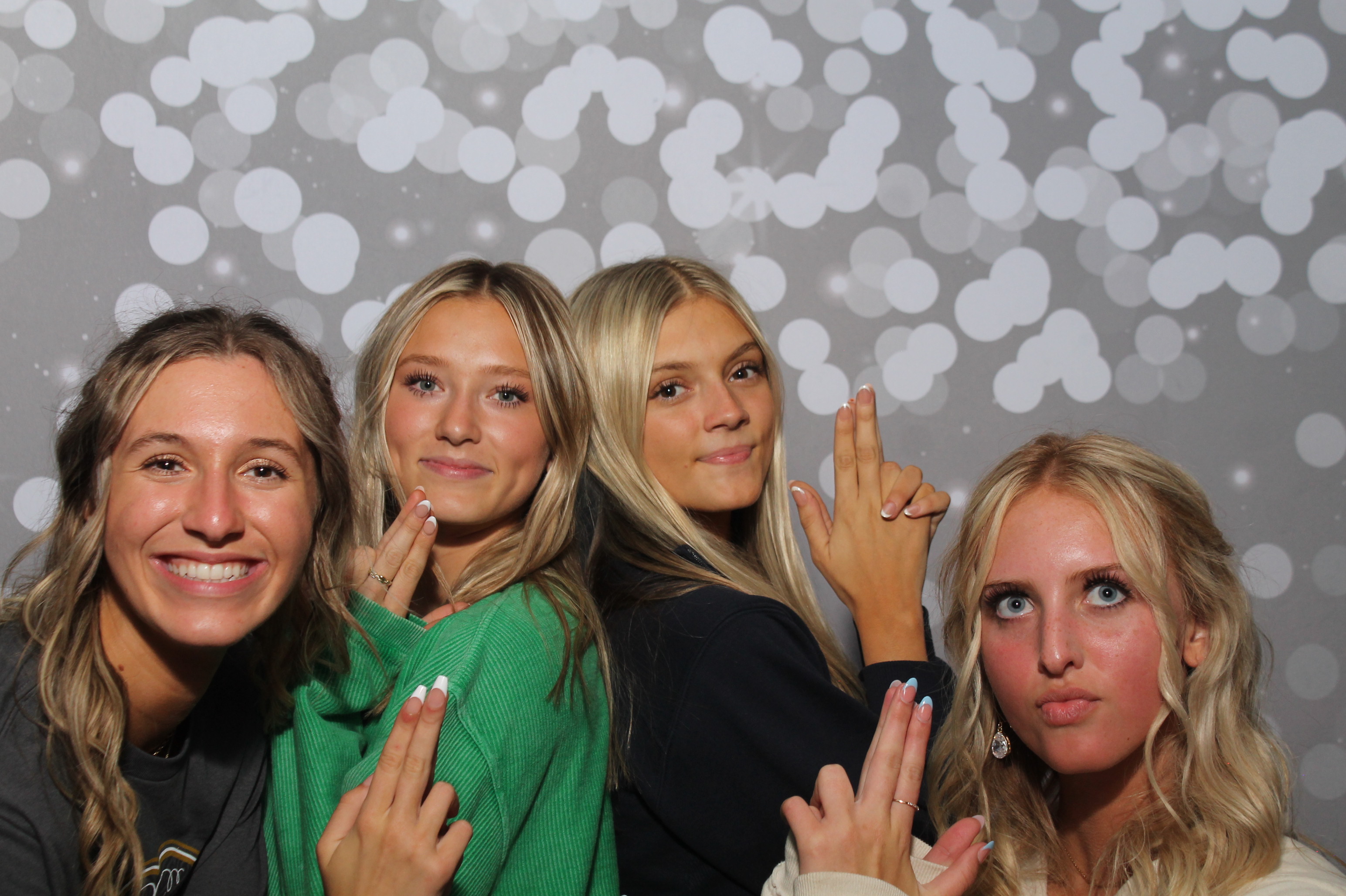 Valley View After Prom | View more photos from the event at gallery.photoboothcincy.com/u/PhotoBoothCincy/Valley-View-After-Prom-1
