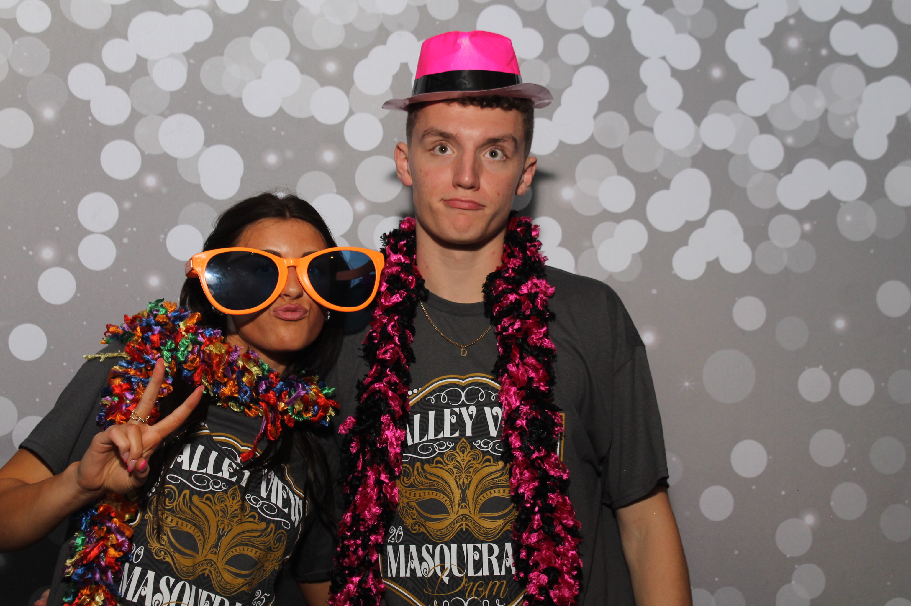 Valley View After Prom | View more photos from the event at gallery.photoboothcincy.com/u/PhotoBoothCincy/Valley-View-After-Prom-1