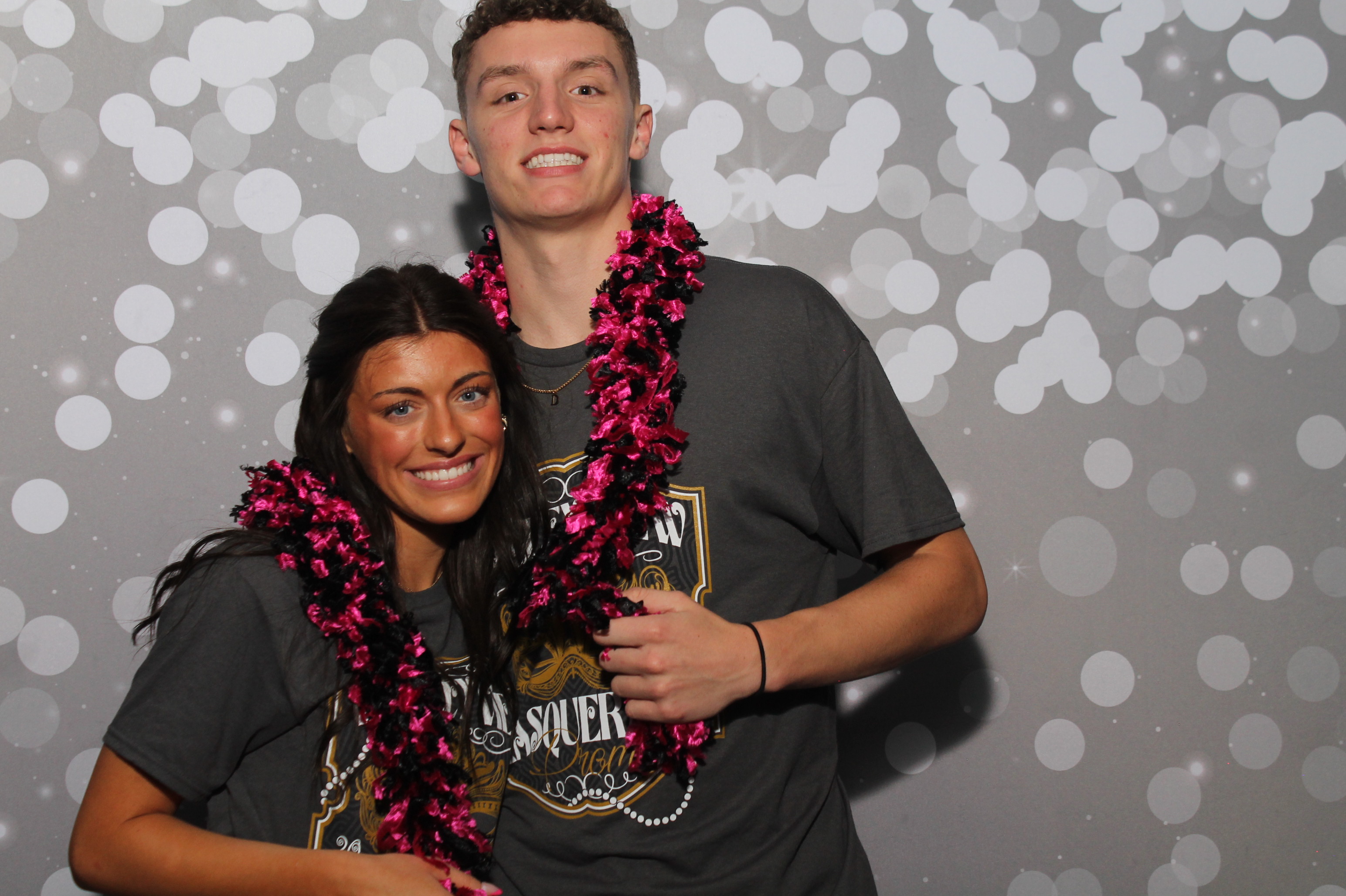 Valley View After Prom | View more photos from the event at gallery.photoboothcincy.com/u/PhotoBoothCincy/Valley-View-After-Prom-1