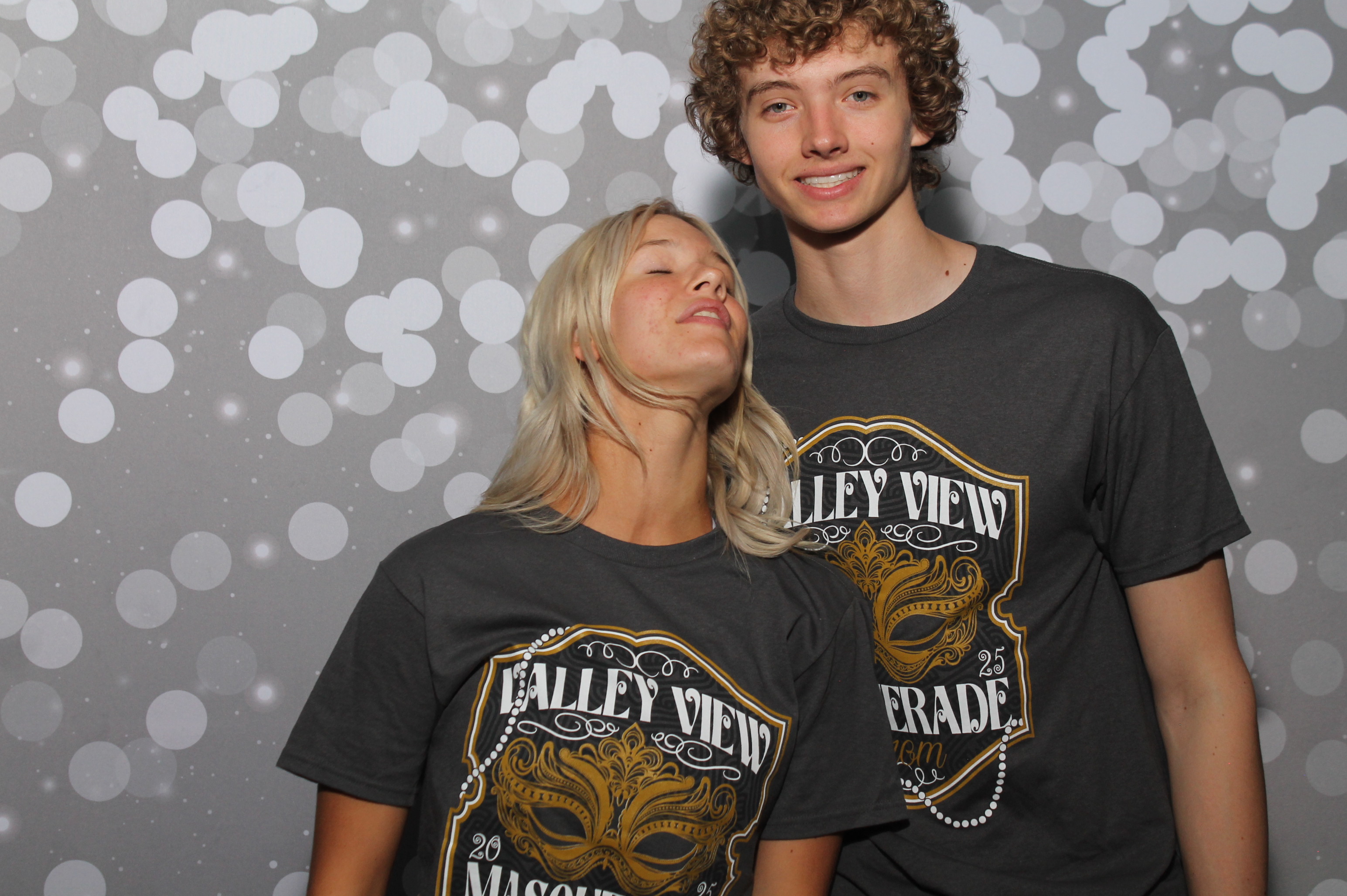 Valley View After Prom | View more photos from the event at gallery.photoboothcincy.com/u/PhotoBoothCincy/Valley-View-After-Prom-1