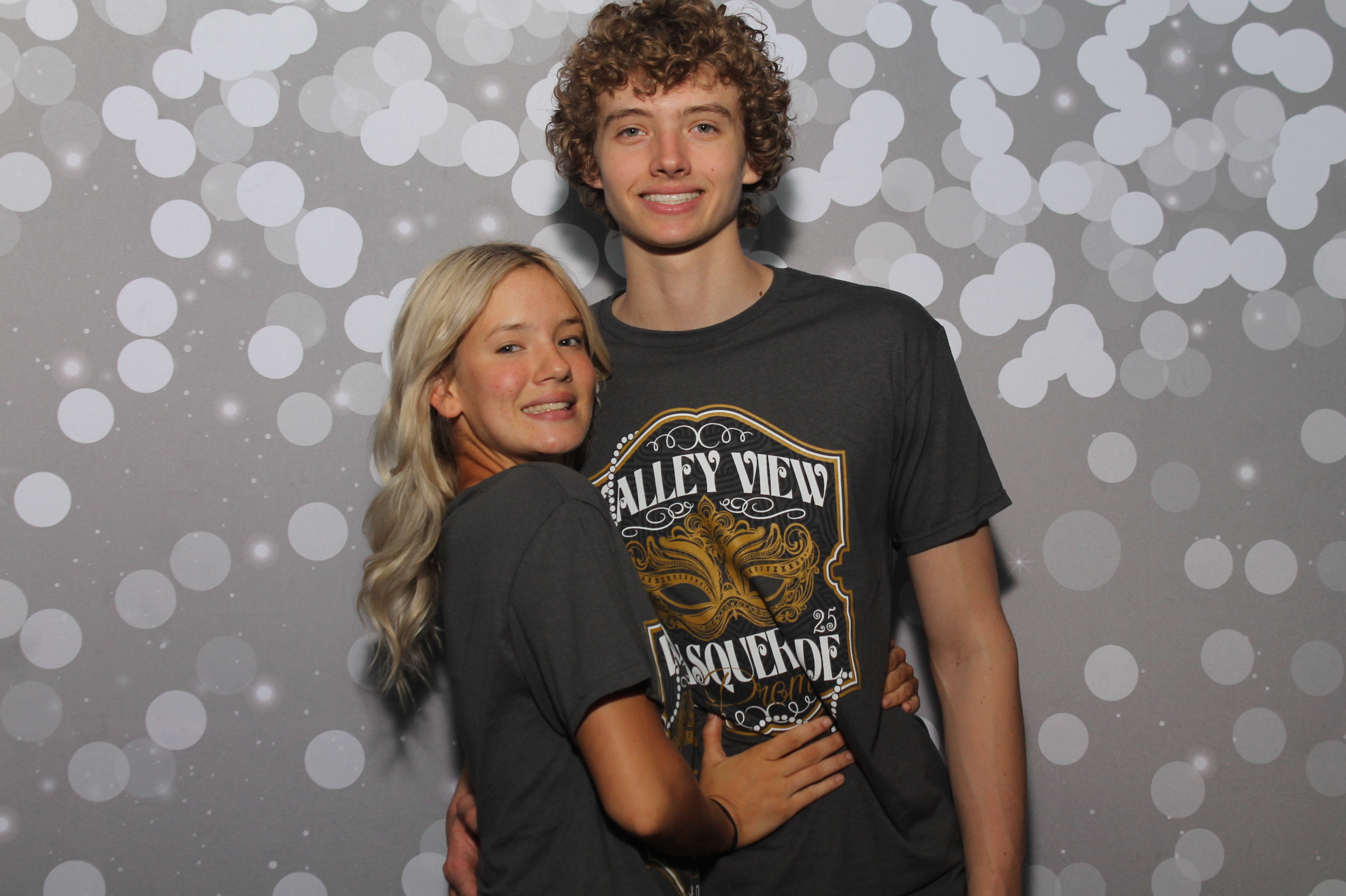 Valley View After Prom | View more photos from the event at gallery.photoboothcincy.com/u/PhotoBoothCincy/Valley-View-After-Prom-1