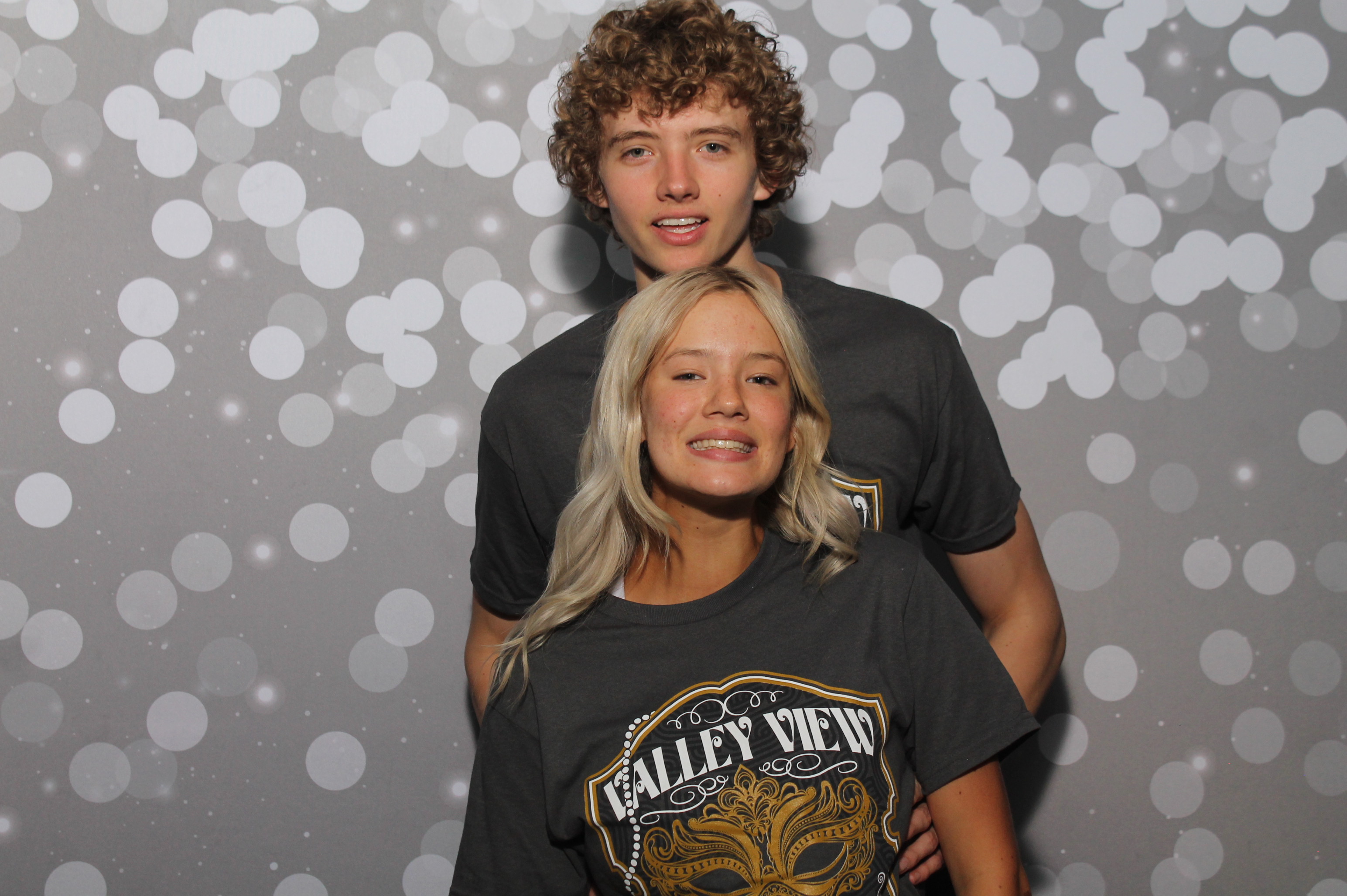 Valley View After Prom | View more photos from the event at gallery.photoboothcincy.com/u/PhotoBoothCincy/Valley-View-After-Prom-1