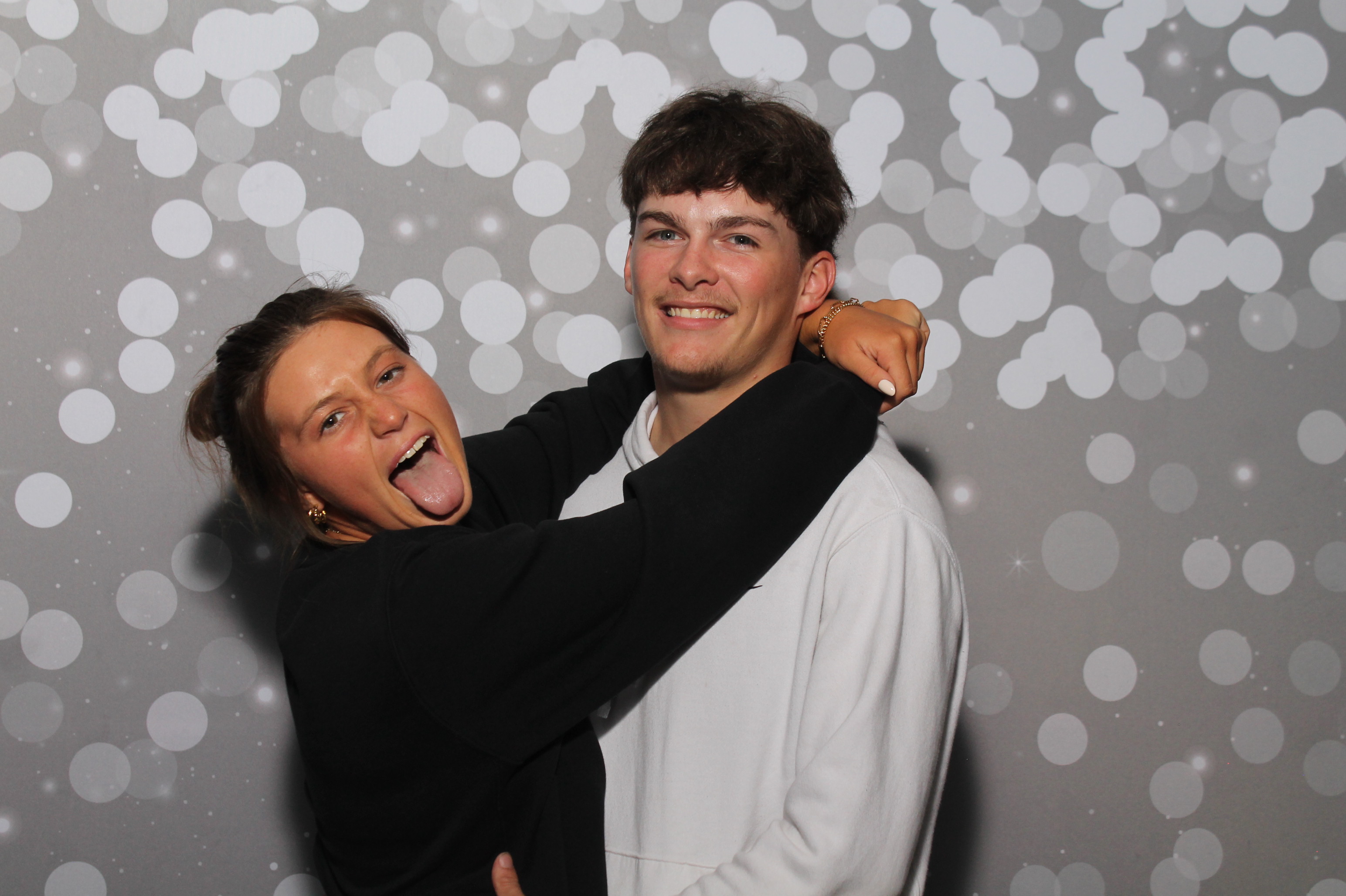 Valley View After Prom | View more photos from the event at gallery.photoboothcincy.com/u/PhotoBoothCincy/Valley-View-After-Prom-1