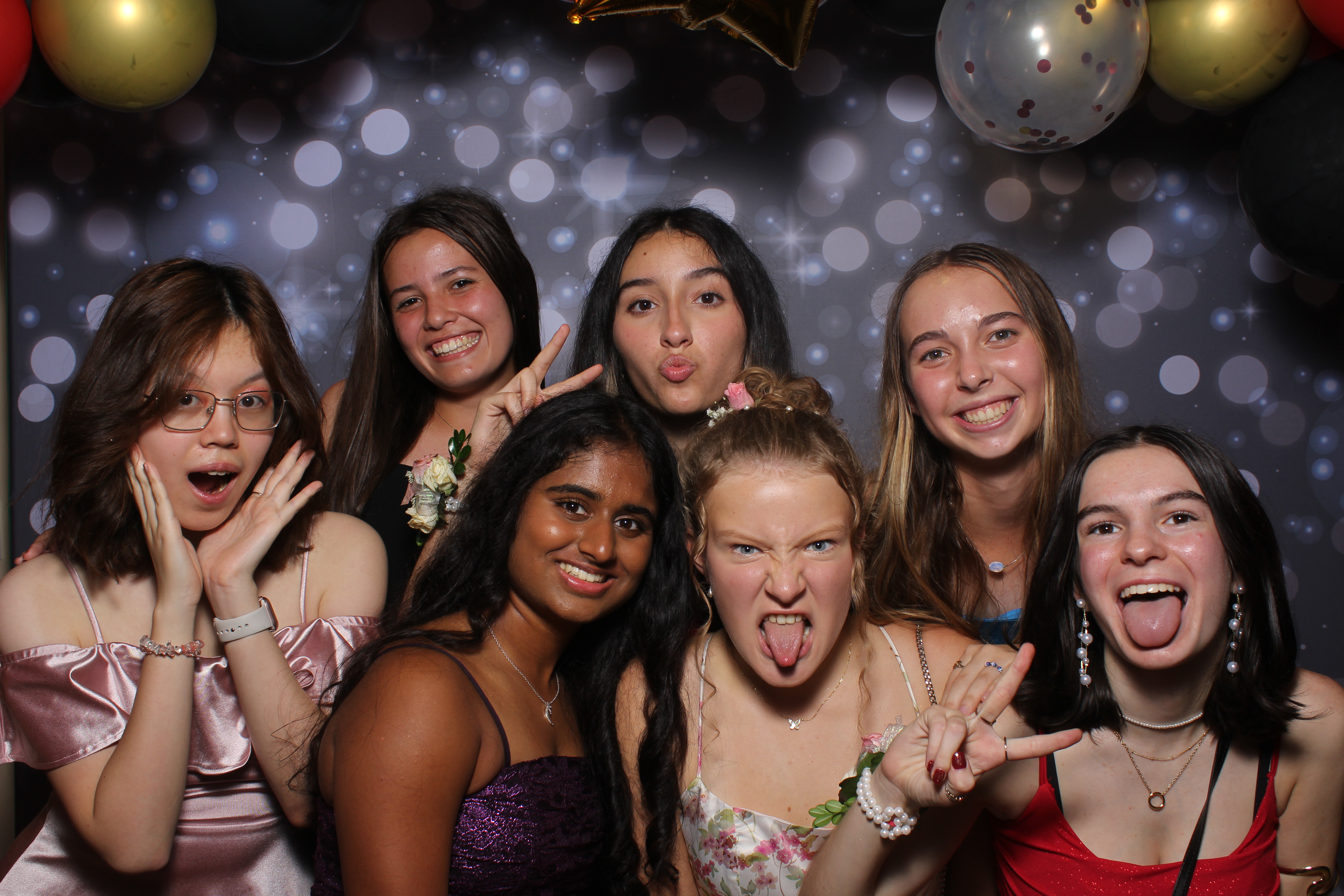 Walnut Hills Homecoming Originals | View more photos from the event at gallery.photoboothcincy.com/u/PhotoBoothCincy/Walnut-Hills-Homecoming-Originals