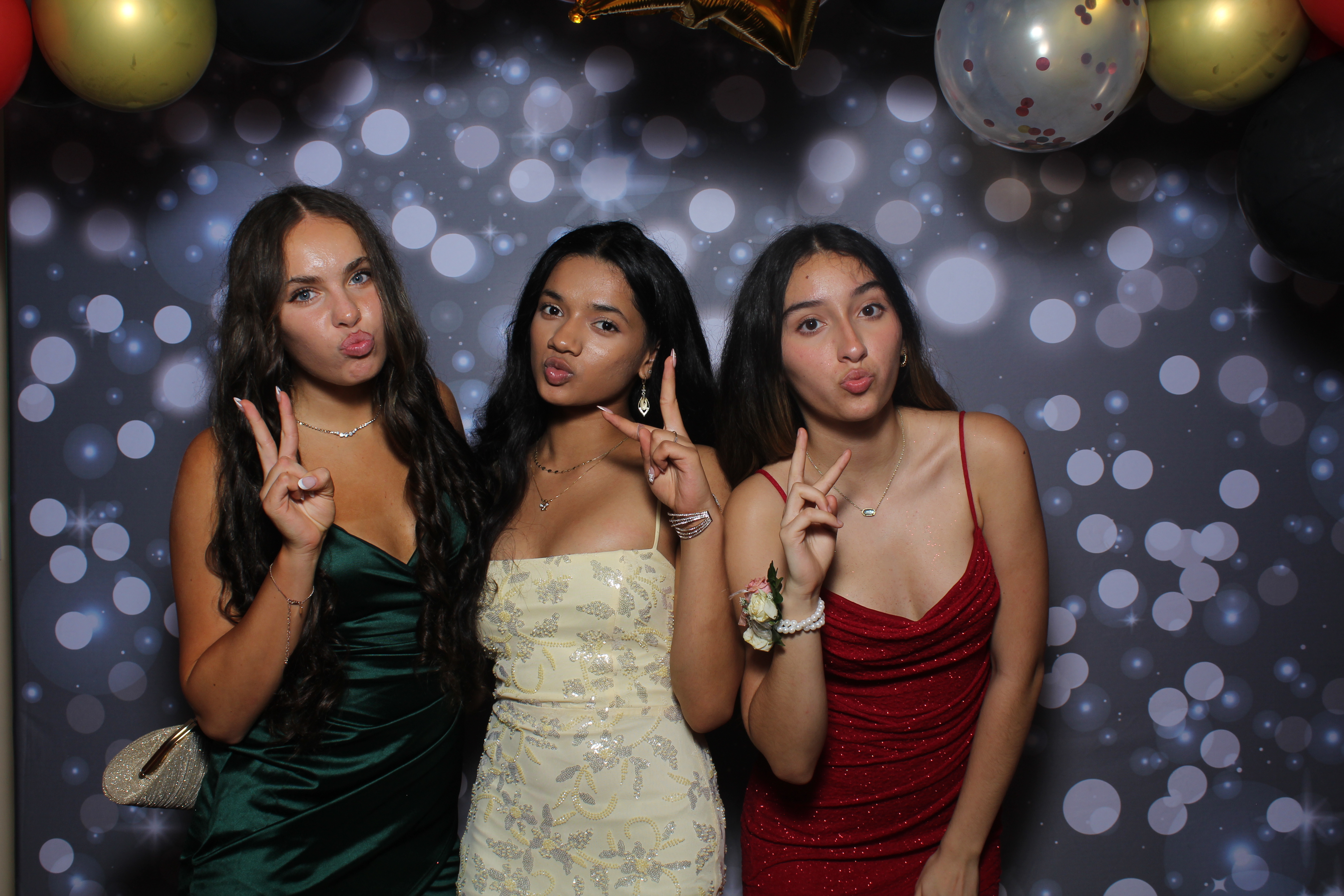Walnut Hills Homecoming Originals | View more photos from the event at gallery.photoboothcincy.com/u/PhotoBoothCincy/Walnut-Hills-Homecoming-Originals