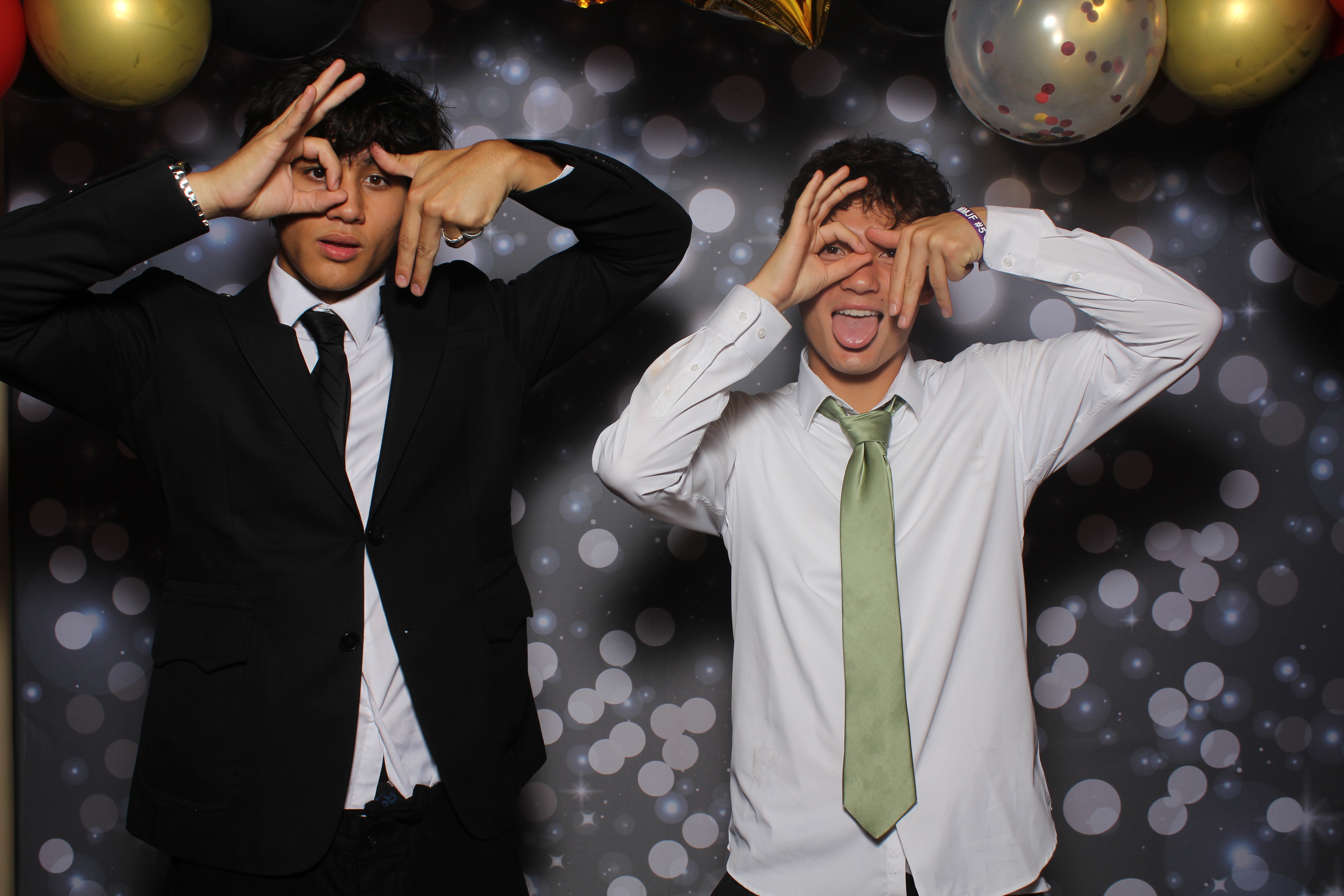 Walnut Hills Homecoming Originals | View more photos from the event at gallery.photoboothcincy.com/u/PhotoBoothCincy/Walnut-Hills-Homecoming-Originals