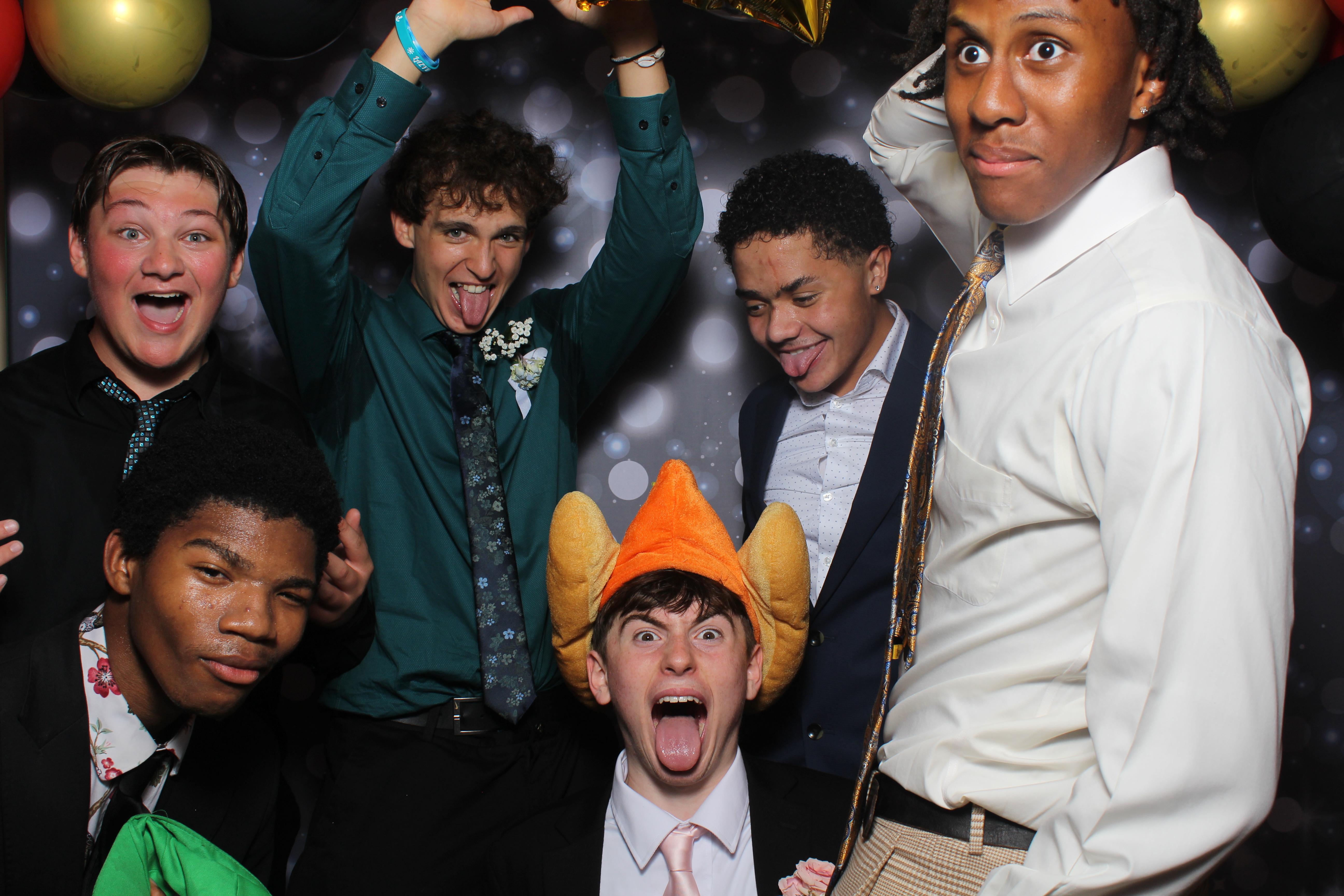 Walnut Hills Homecoming Originals | View more photos from the event at gallery.photoboothcincy.com/u/PhotoBoothCincy/Walnut-Hills-Homecoming-Originals