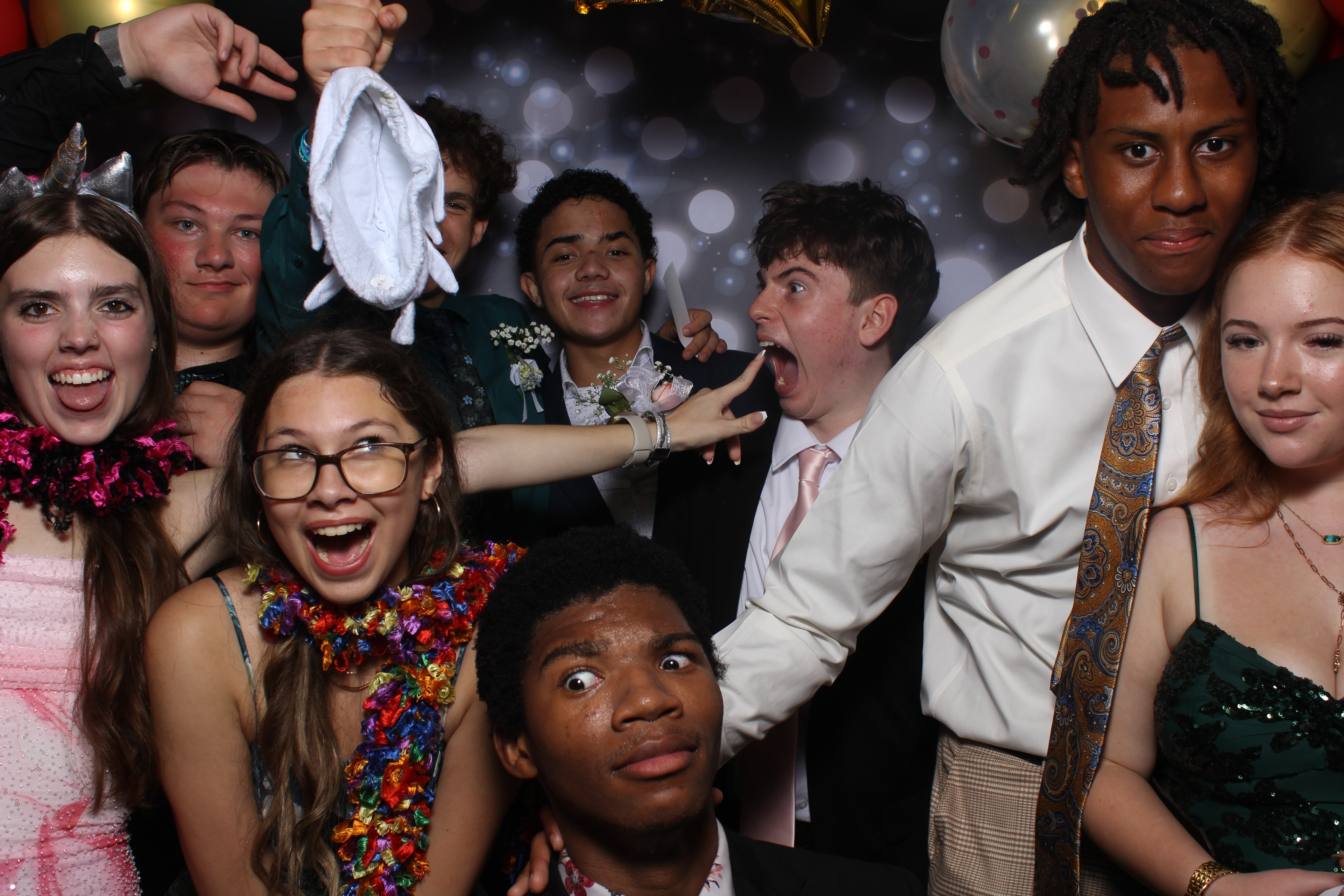Walnut Hills Homecoming Originals | View more photos from the event at gallery.photoboothcincy.com/u/PhotoBoothCincy/Walnut-Hills-Homecoming-Originals