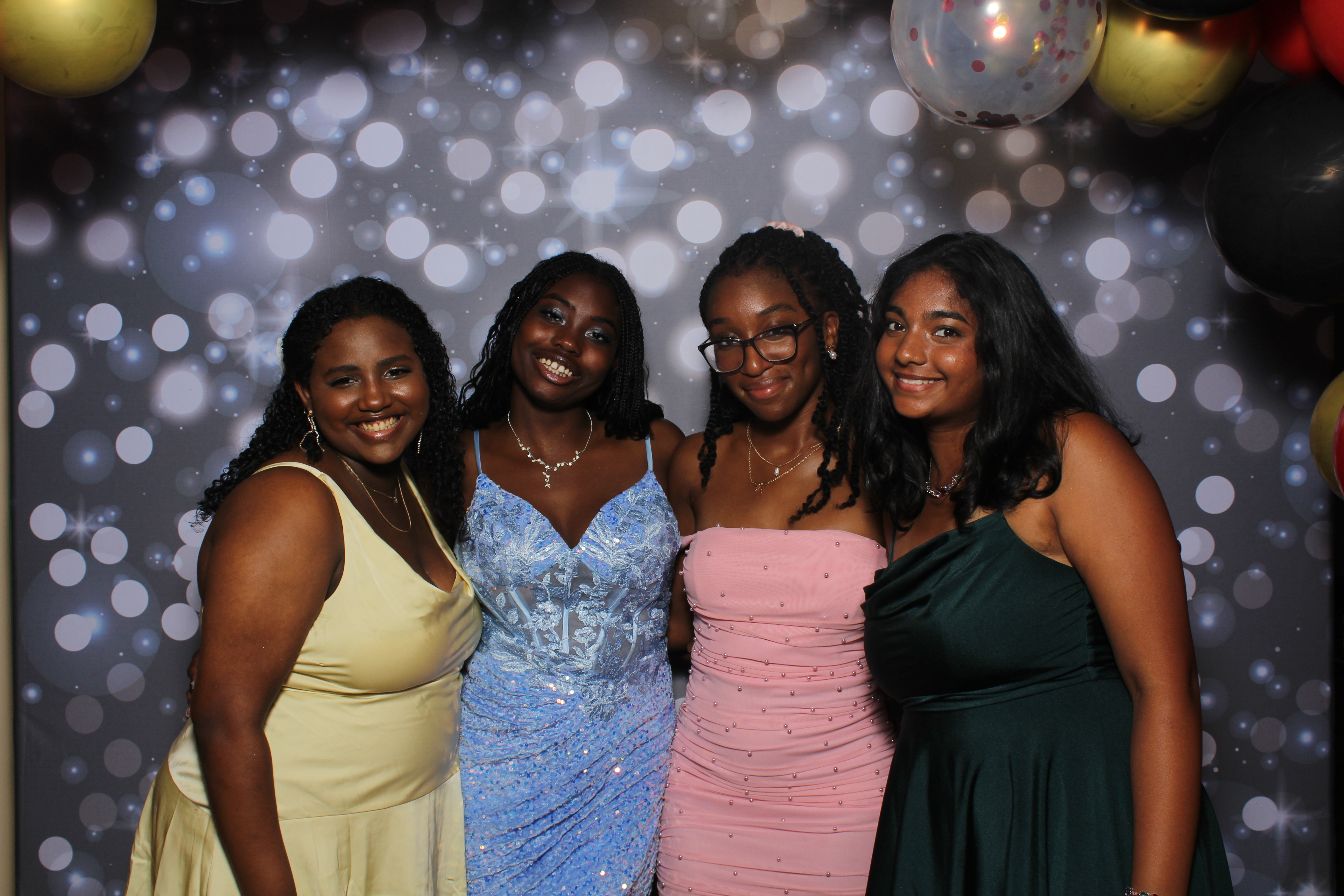 Walnut Hills Homecoming Originals | View more photos from the event at gallery.photoboothcincy.com/u/PhotoBoothCincy/Walnut-Hills-Homecoming-Originals