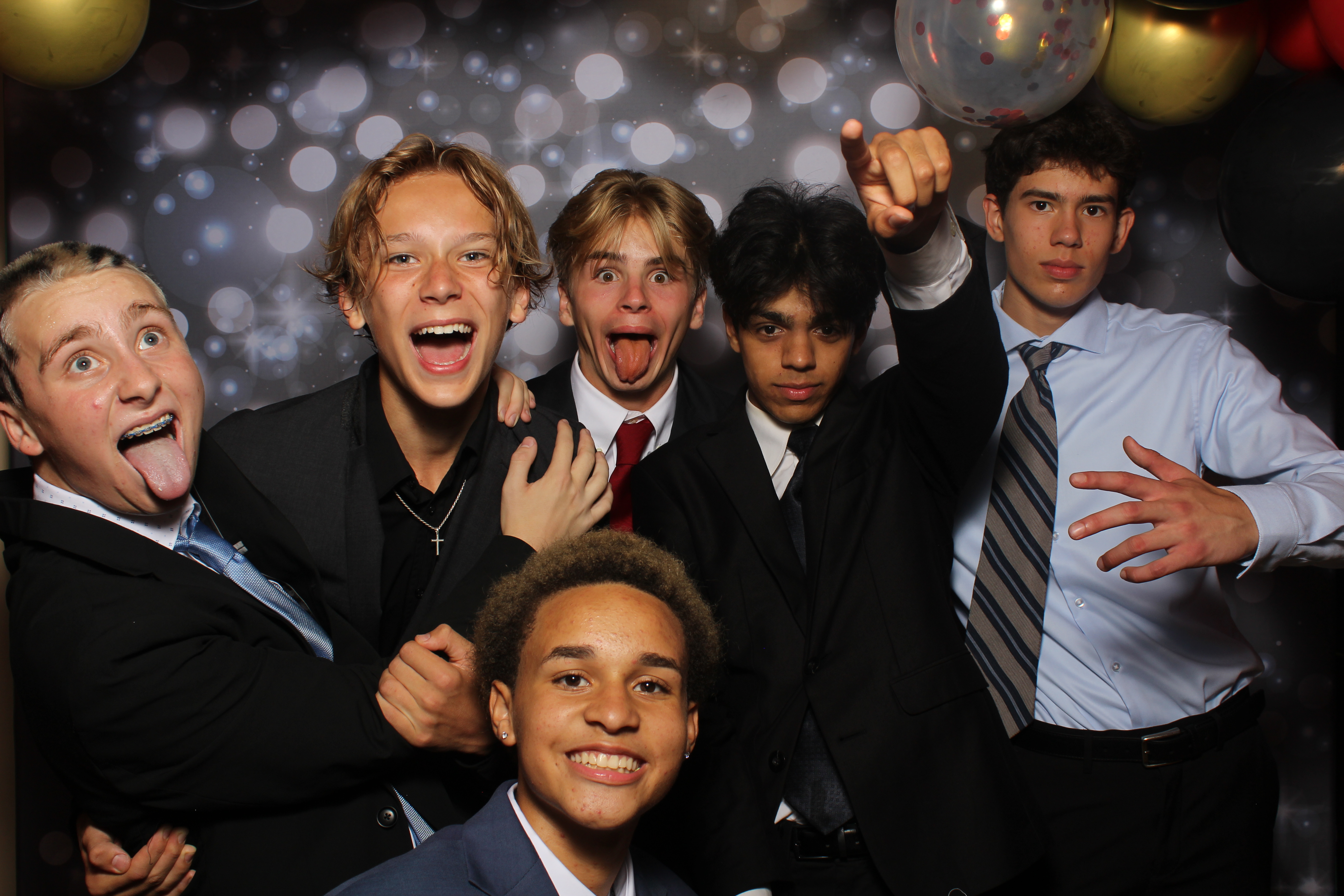 Walnut Hills Homecoming Originals | View more photos from the event at gallery.photoboothcincy.com/u/PhotoBoothCincy/Walnut-Hills-Homecoming-Originals