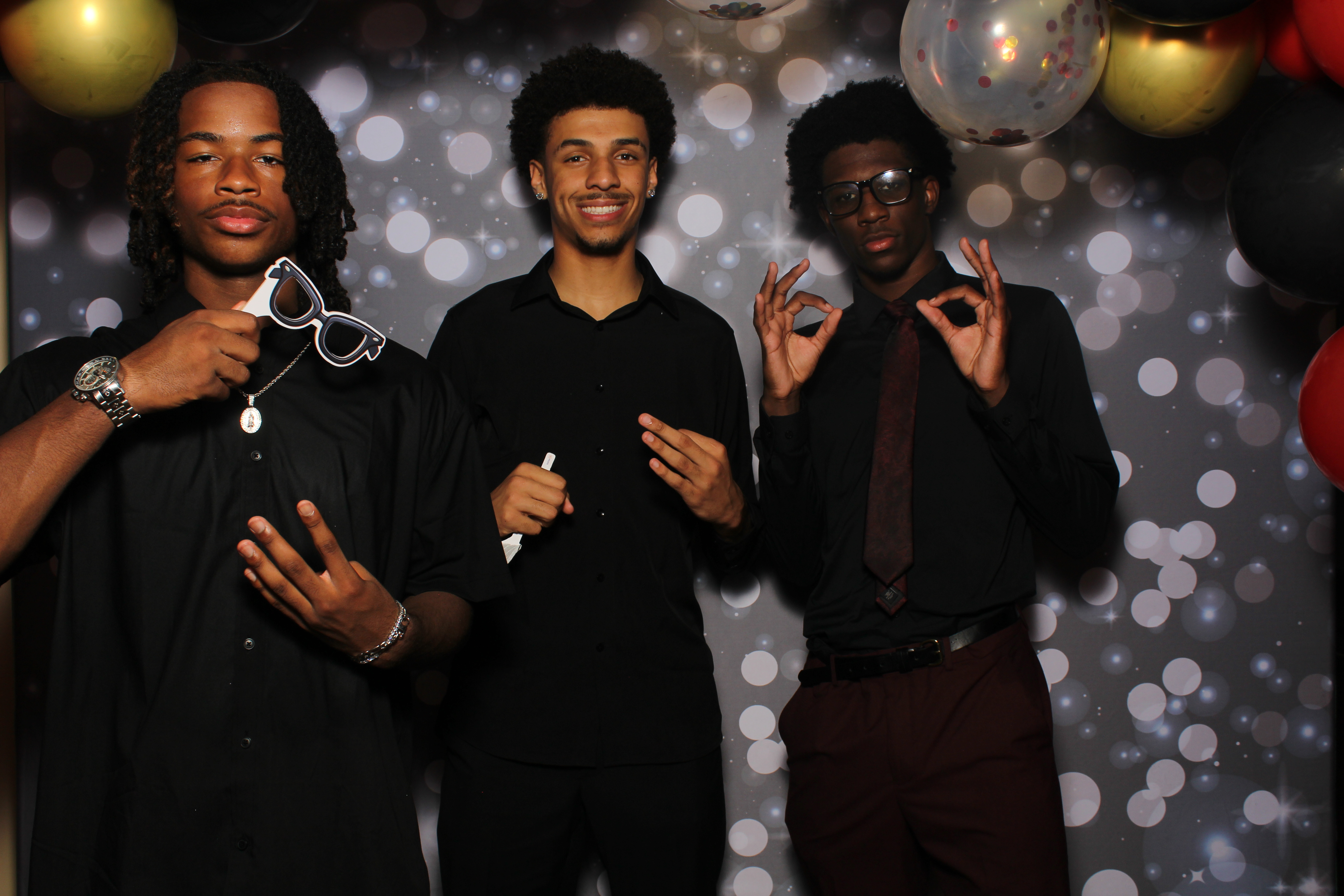 Walnut Hills Homecoming Originals | View more photos from the event at gallery.photoboothcincy.com/u/PhotoBoothCincy/Walnut-Hills-Homecoming-Originals