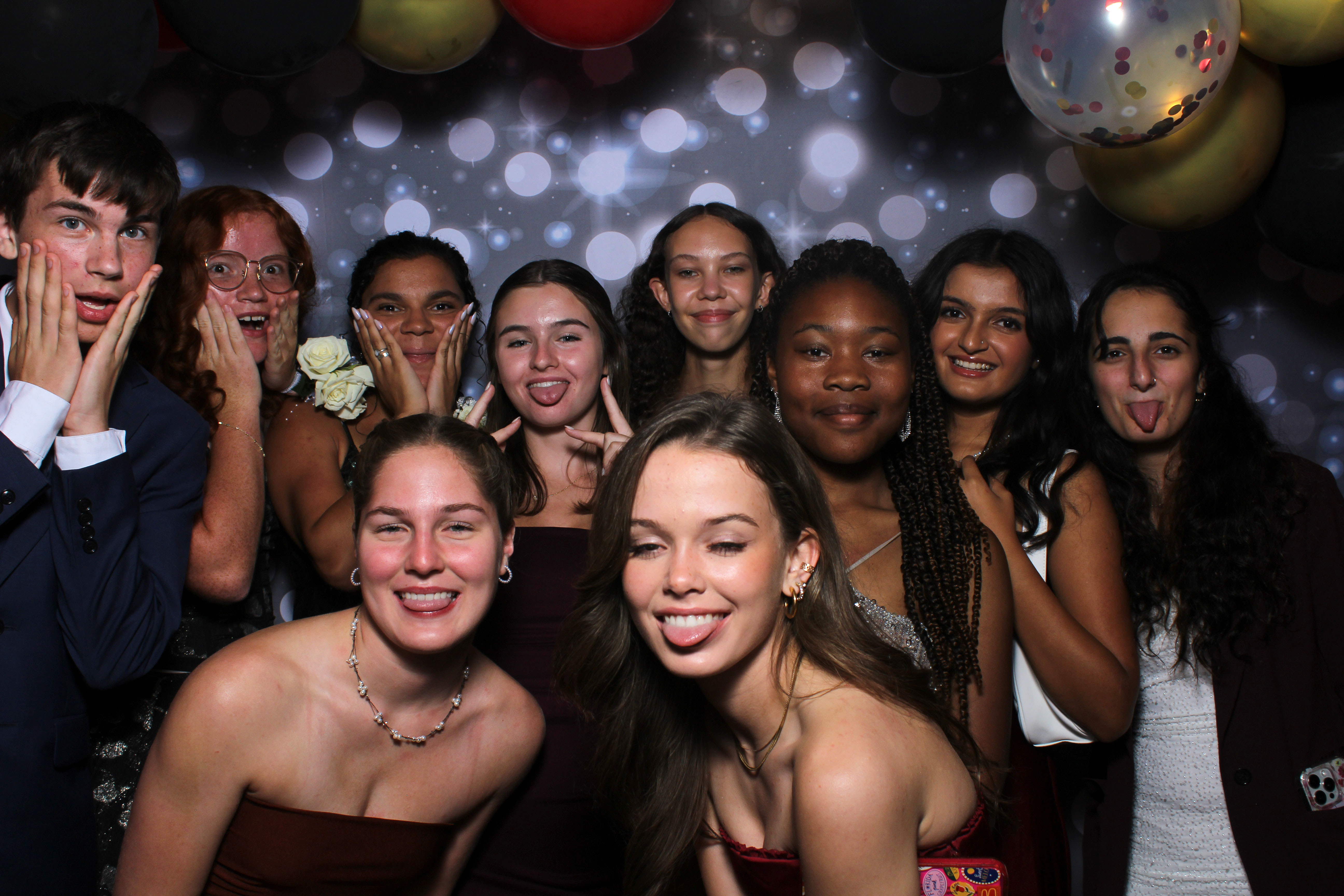 Walnut Hills Homecoming | View more photos from the event at gallery.photoboothcincy.com/u/PhotoBoothCincy/Walnut-Hills-Homecoming-0
