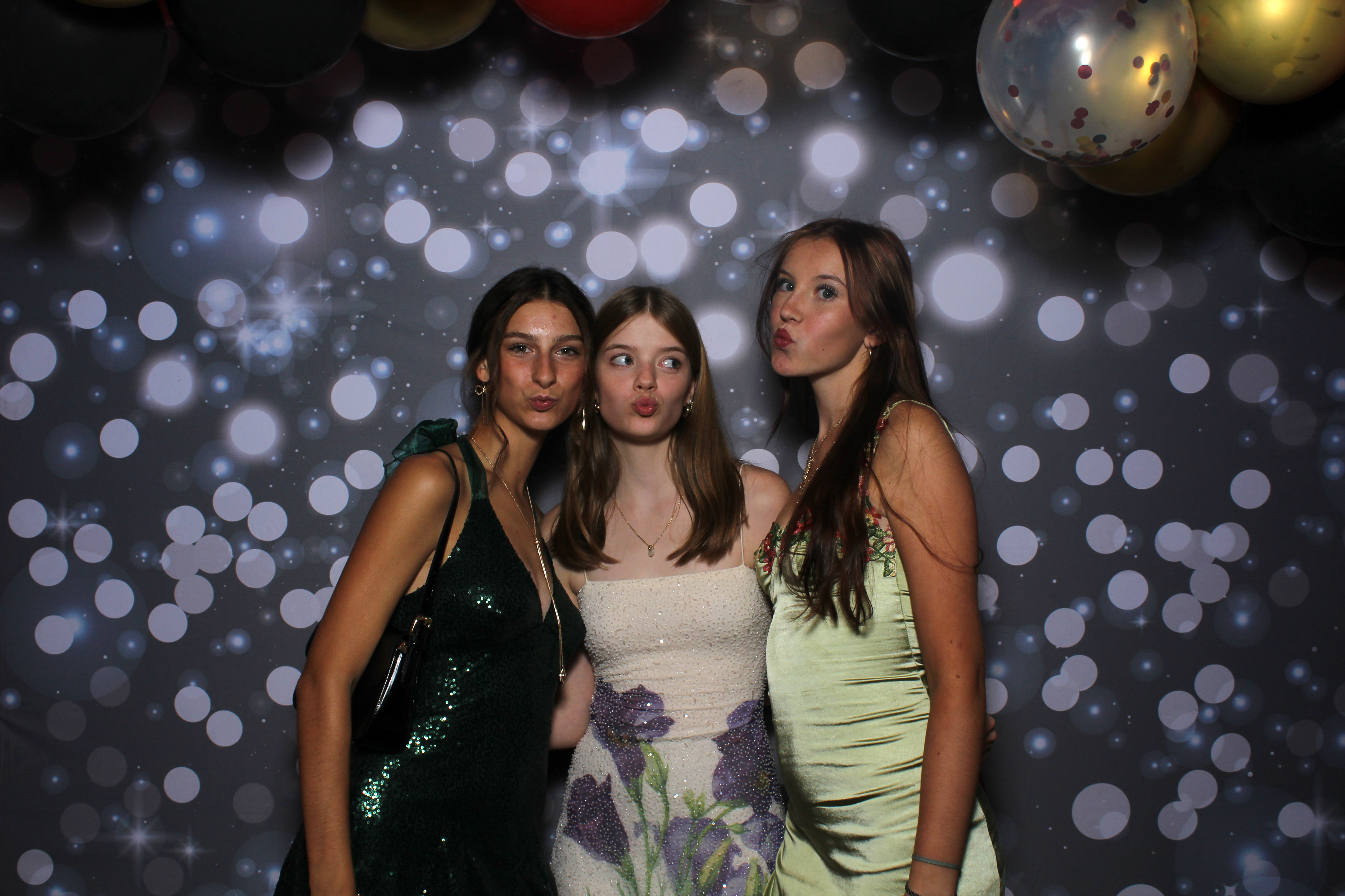 Walnut Hills Homecoming | View more photos from the event at gallery.photoboothcincy.com/u/PhotoBoothCincy/Walnut-Hills-Homecoming-0