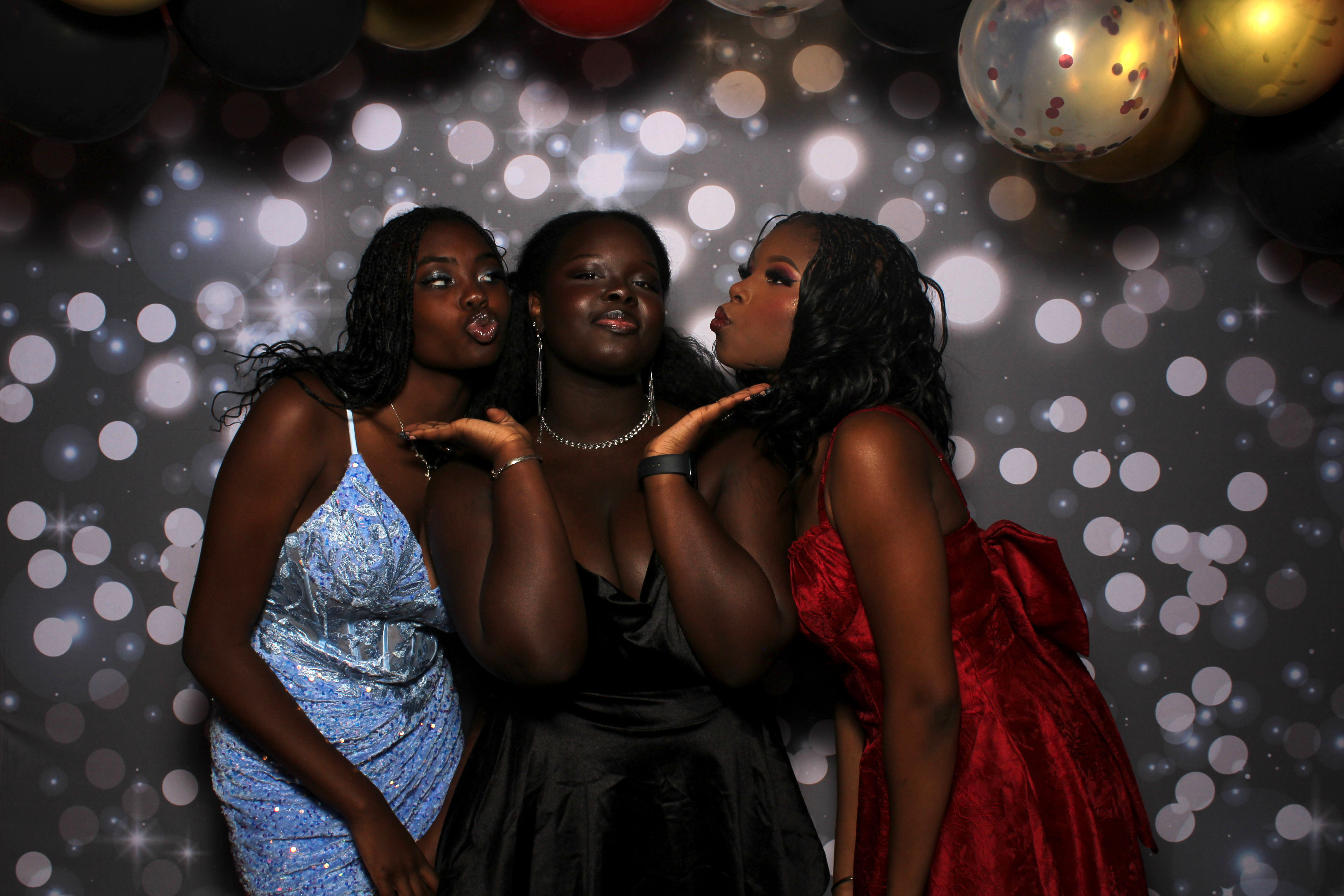 Walnut Hills Homecoming | View more photos from the event at gallery.photoboothcincy.com/u/PhotoBoothCincy/Walnut-Hills-Homecoming-0