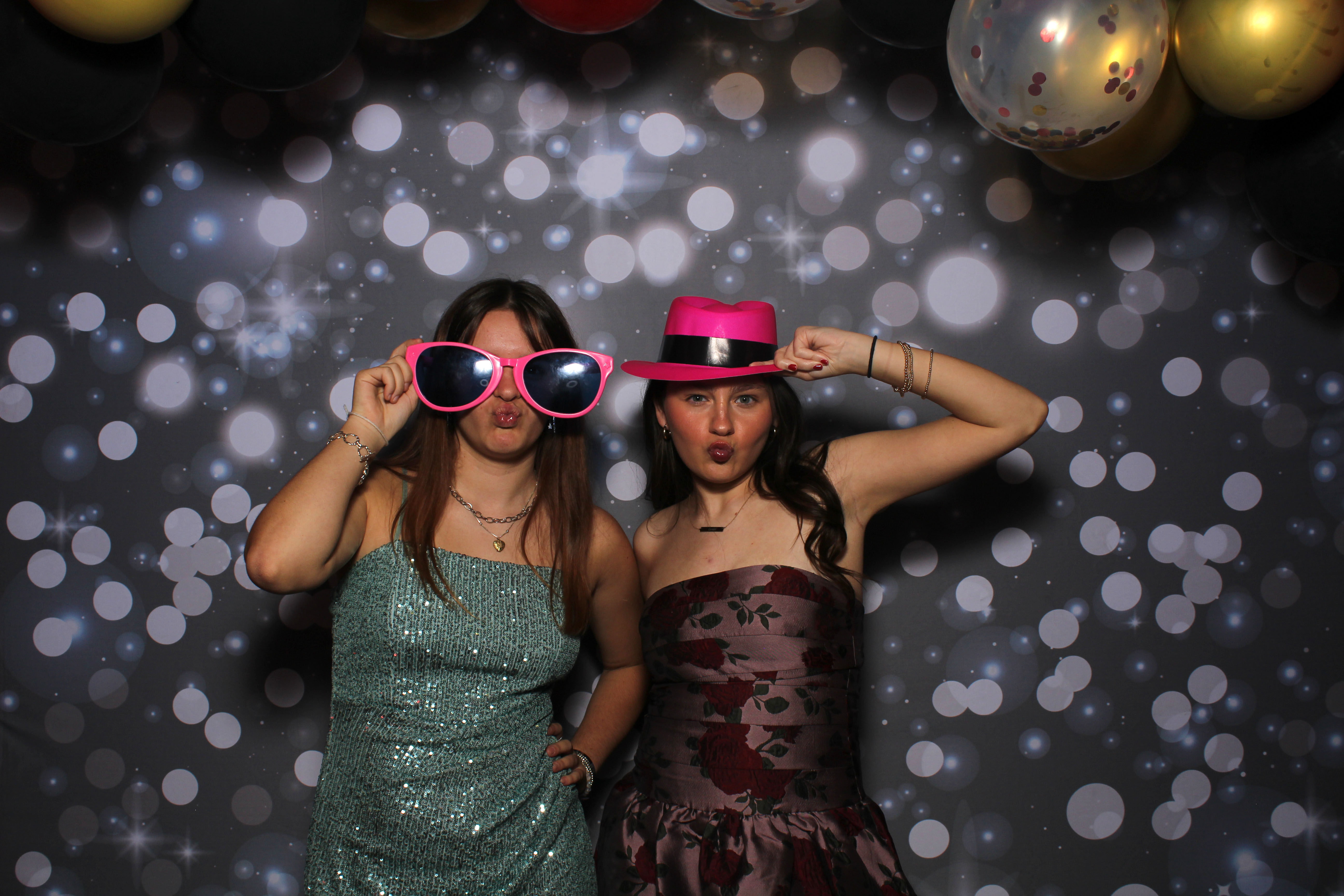 Walnut Hills Homecoming | View more photos from the event at gallery.photoboothcincy.com/u/PhotoBoothCincy/Walnut-Hills-Homecoming-0