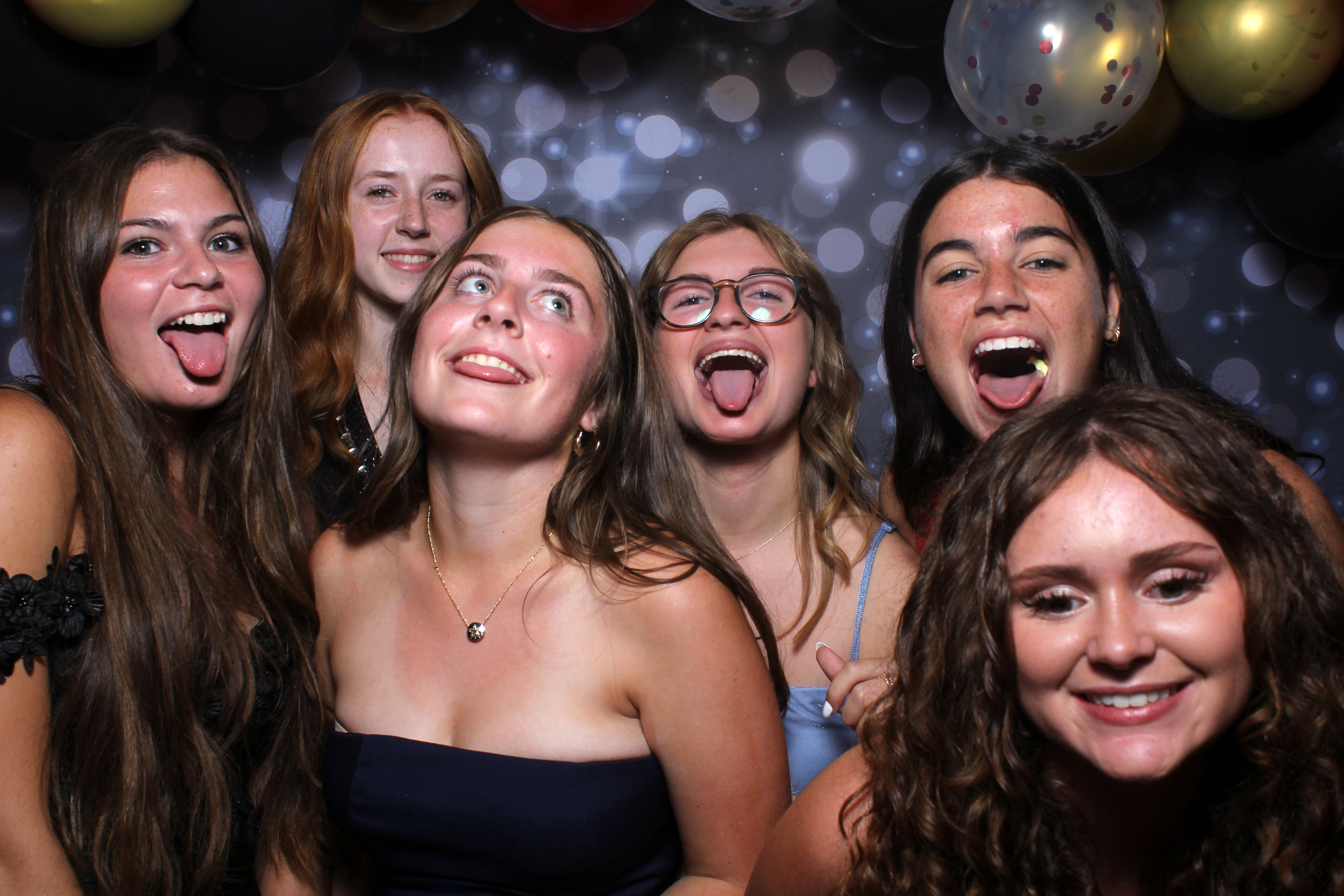 Walnut Hills Homecoming | View more photos from the event at gallery.photoboothcincy.com/u/PhotoBoothCincy/Walnut-Hills-Homecoming-0