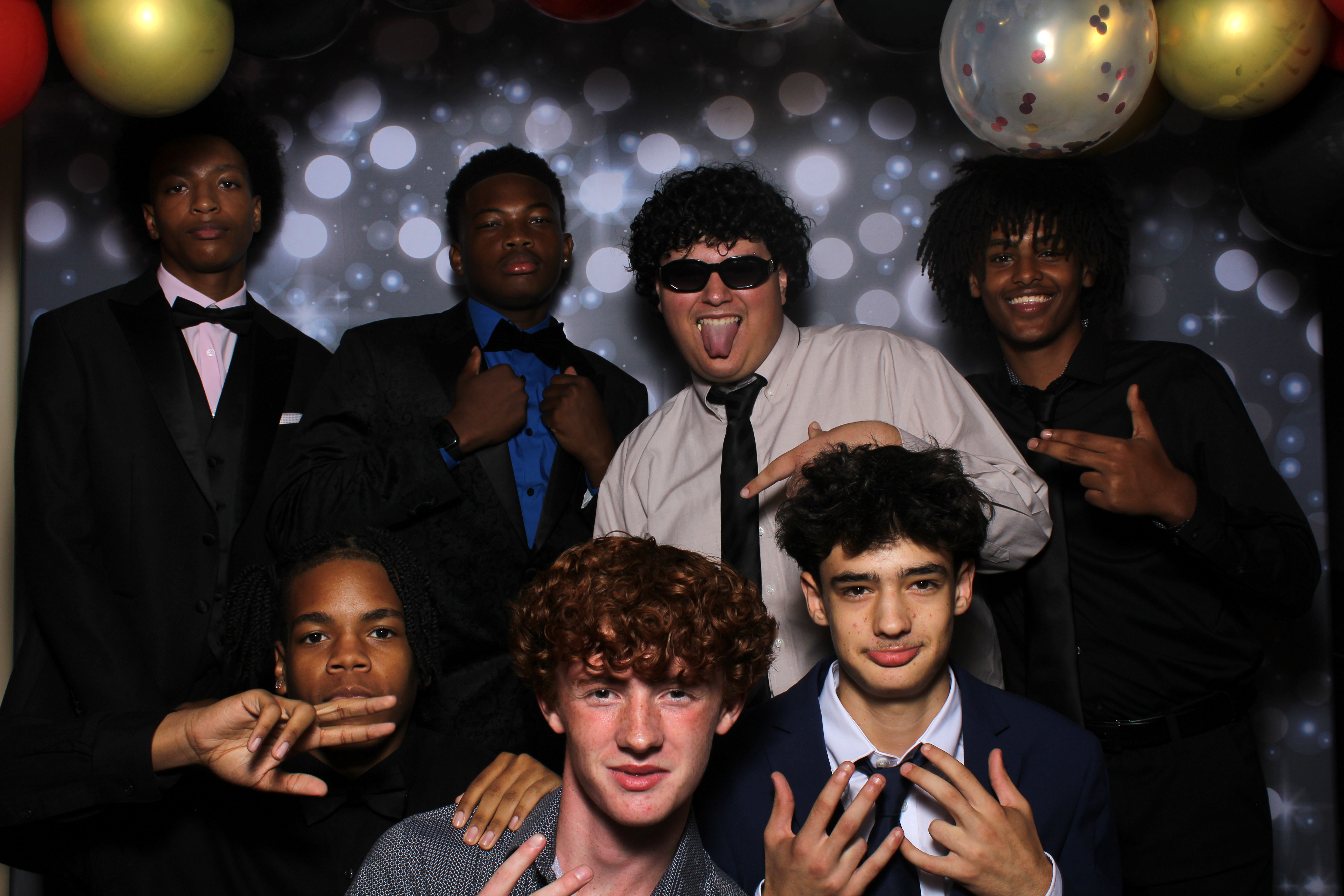 Walnut Hills Homecoming | View more photos from the event at gallery.photoboothcincy.com/u/PhotoBoothCincy/Walnut-Hills-Homecoming-0