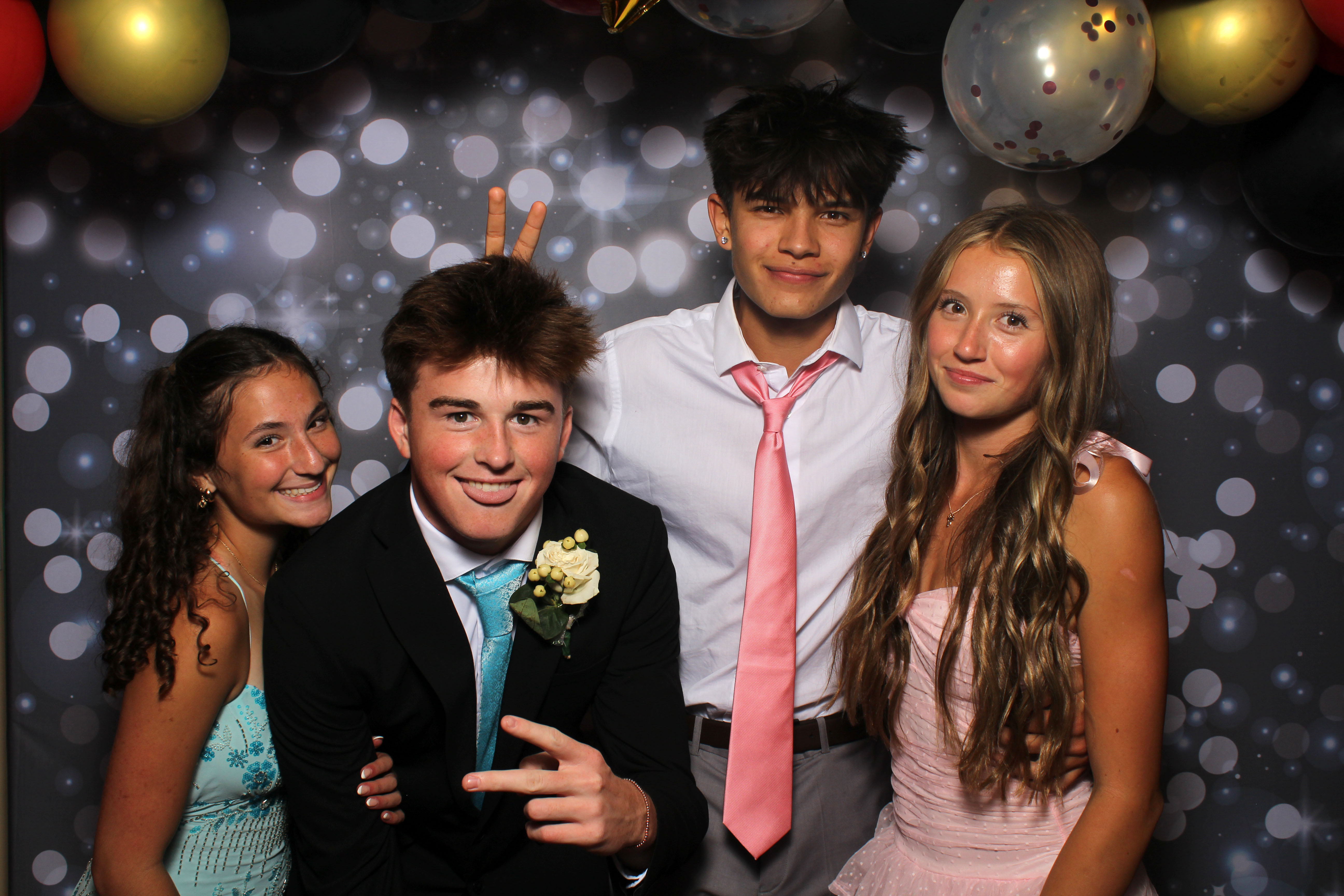 Walnut Hills Homecoming | View more photos from the event at gallery.photoboothcincy.com/u/PhotoBoothCincy/Walnut-Hills-Homecoming-0