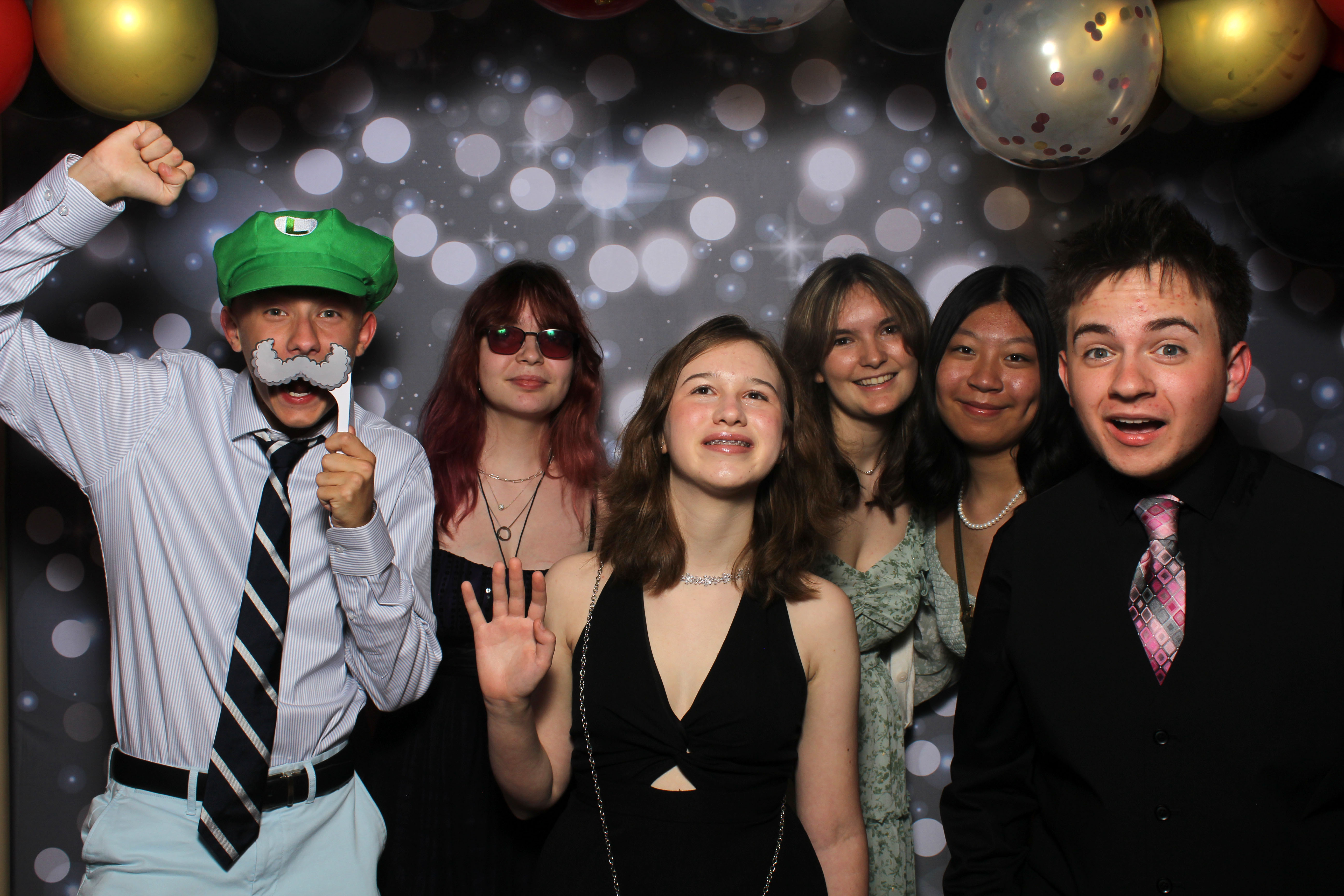 Walnut Hills Homecoming | View more photos from the event at gallery.photoboothcincy.com/u/PhotoBoothCincy/Walnut-Hills-Homecoming-0