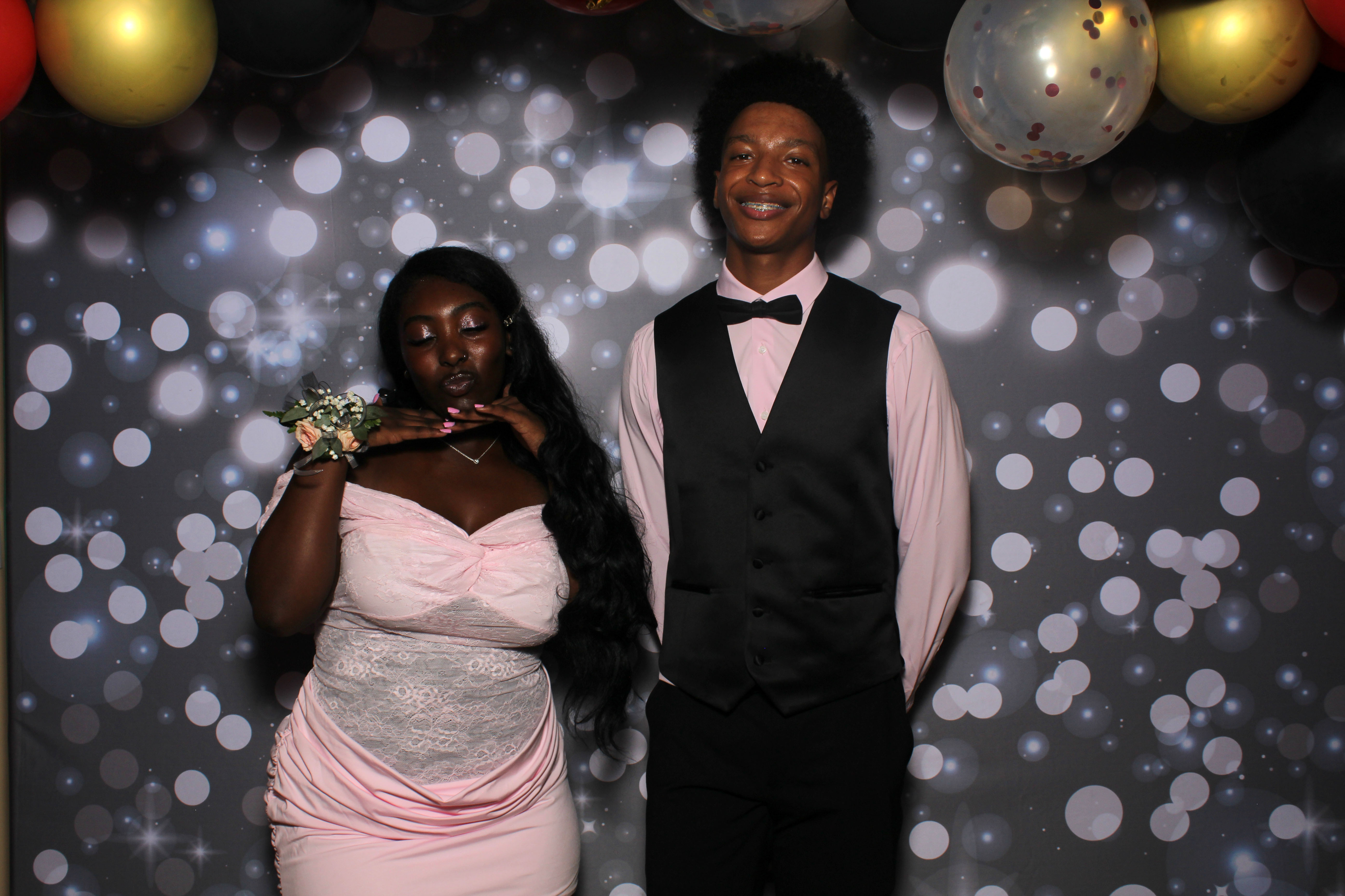 Walnut Hills Homecoming | View more photos from the event at gallery.photoboothcincy.com/u/PhotoBoothCincy/Walnut-Hills-Homecoming-0