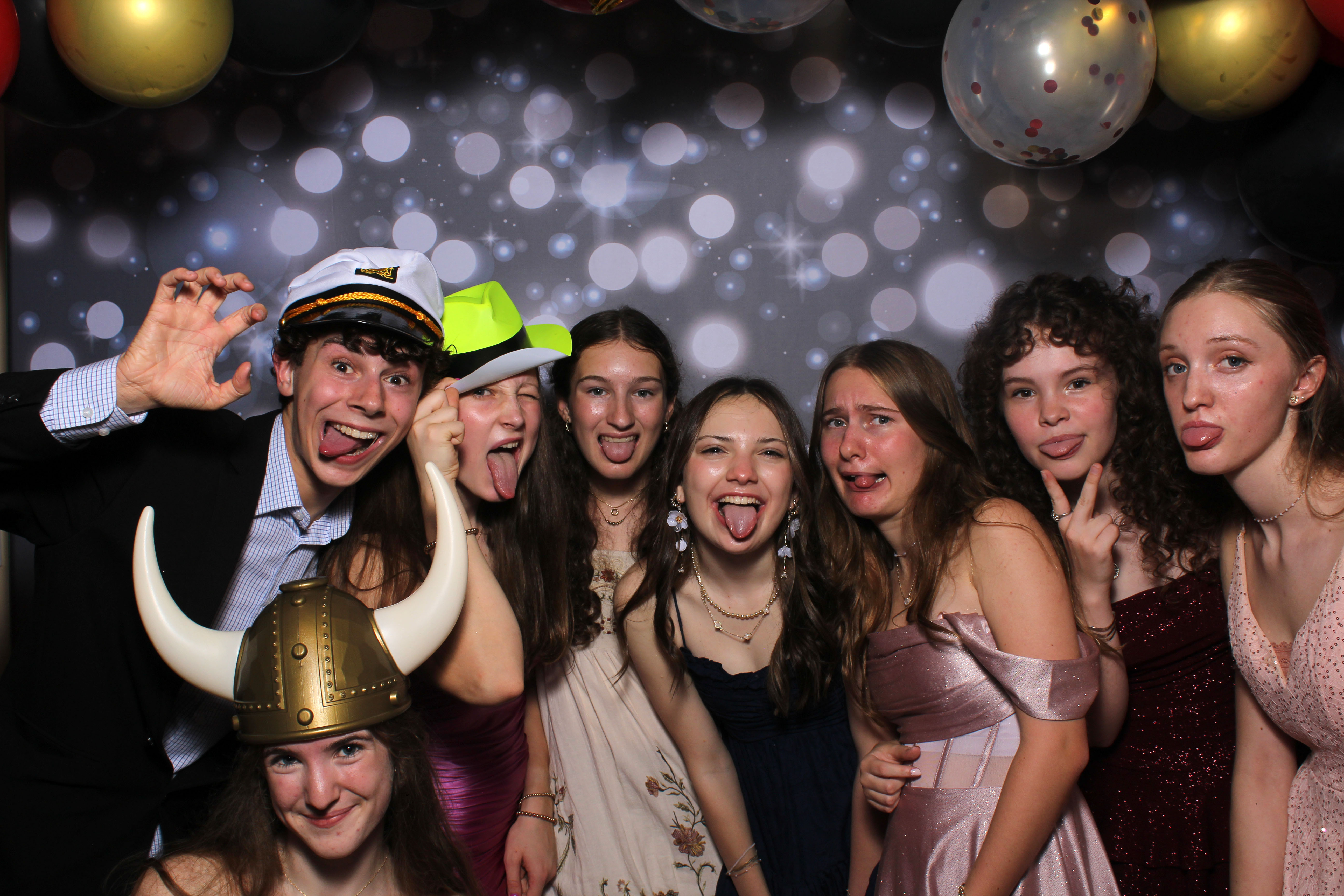Walnut Hills Homecoming | View more photos from the event at gallery.photoboothcincy.com/u/PhotoBoothCincy/Walnut-Hills-Homecoming-0