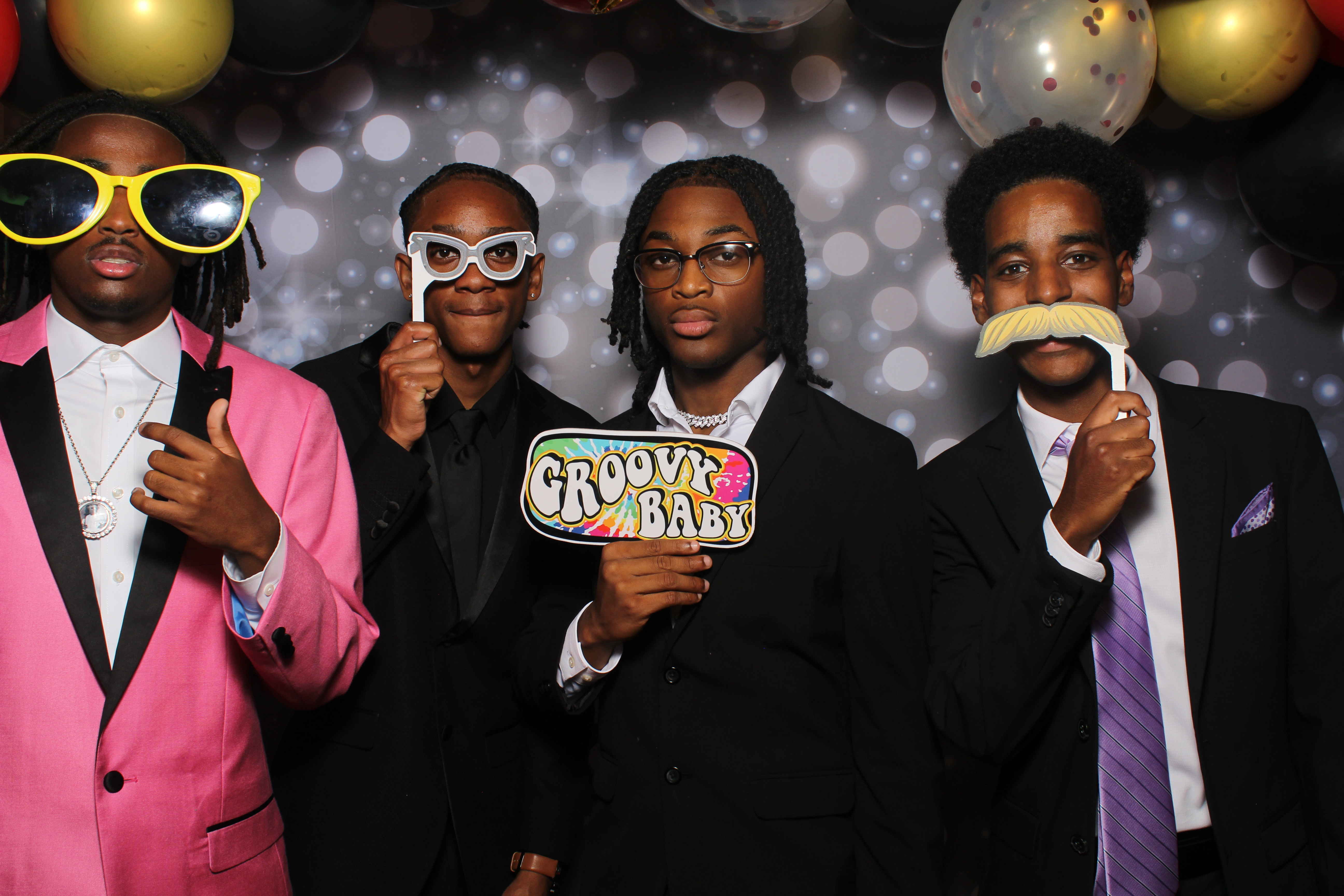 Walnut Hills Homecoming | View more photos from the event at gallery.photoboothcincy.com/u/PhotoBoothCincy/Walnut-Hills-Homecoming-0