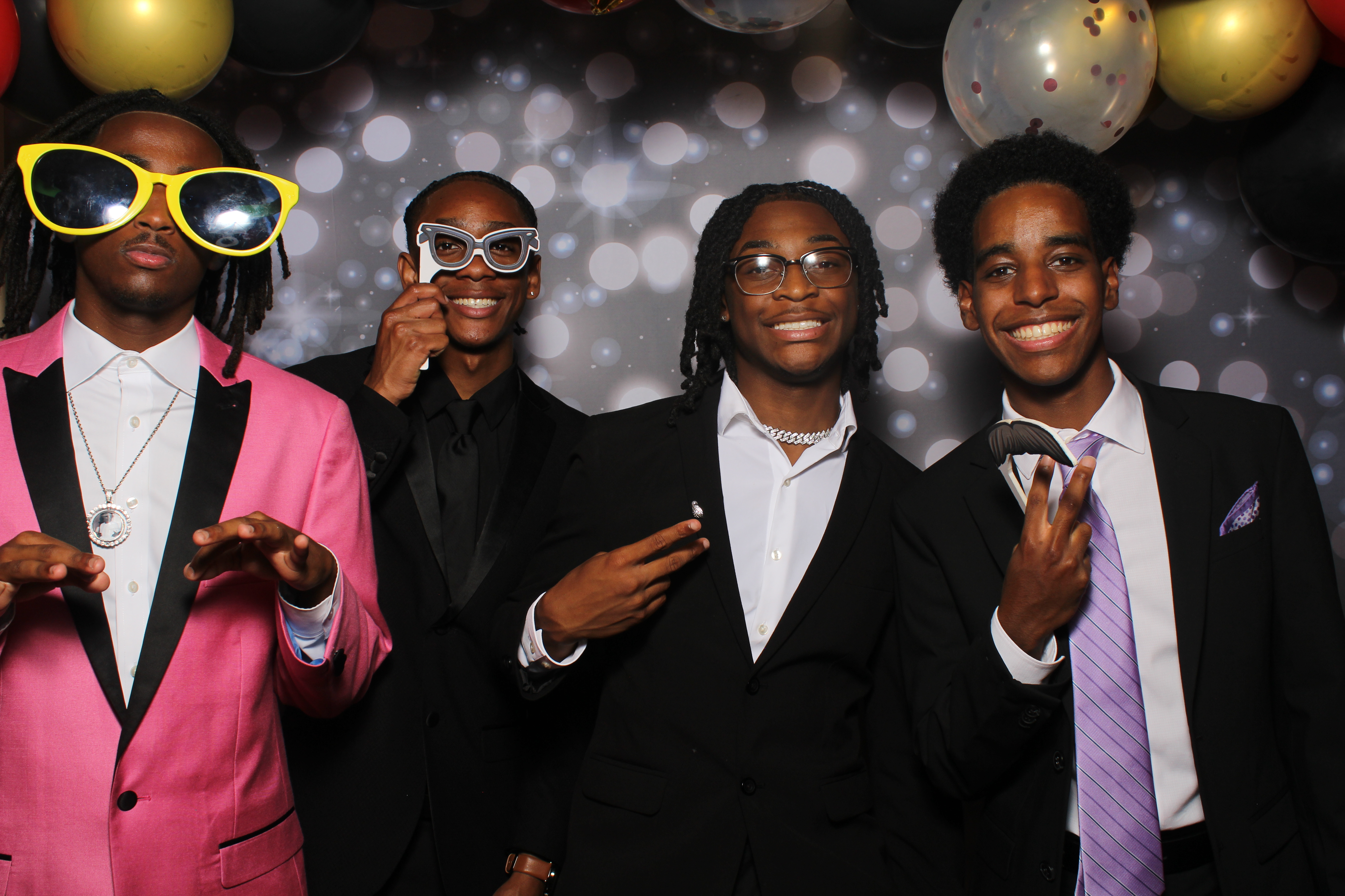 Walnut Hills Homecoming | View more photos from the event at gallery.photoboothcincy.com/u/PhotoBoothCincy/Walnut-Hills-Homecoming-0