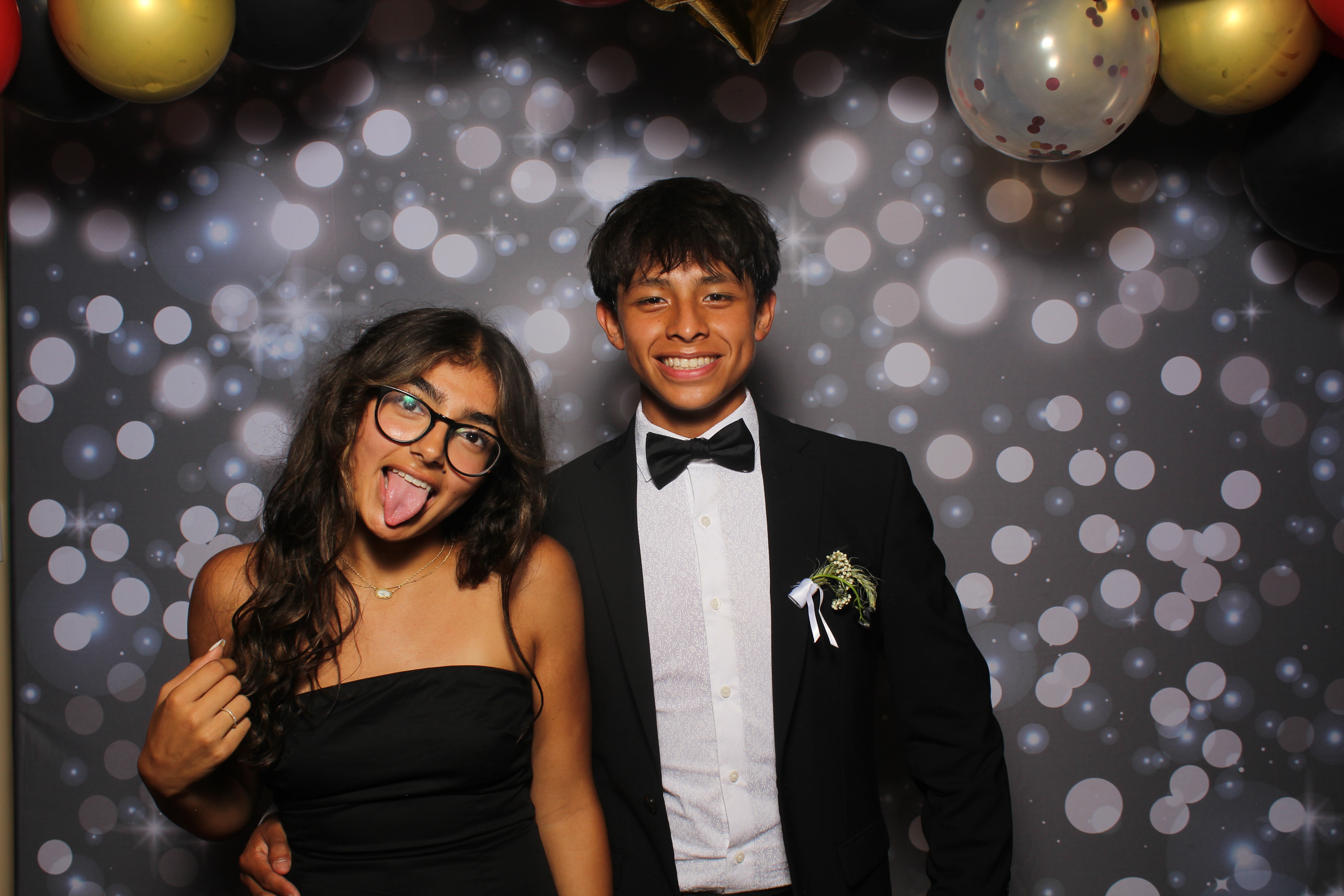 Walnut Hills Homecoming | View more photos from the event at gallery.photoboothcincy.com/u/PhotoBoothCincy/Walnut-Hills-Homecoming-0
