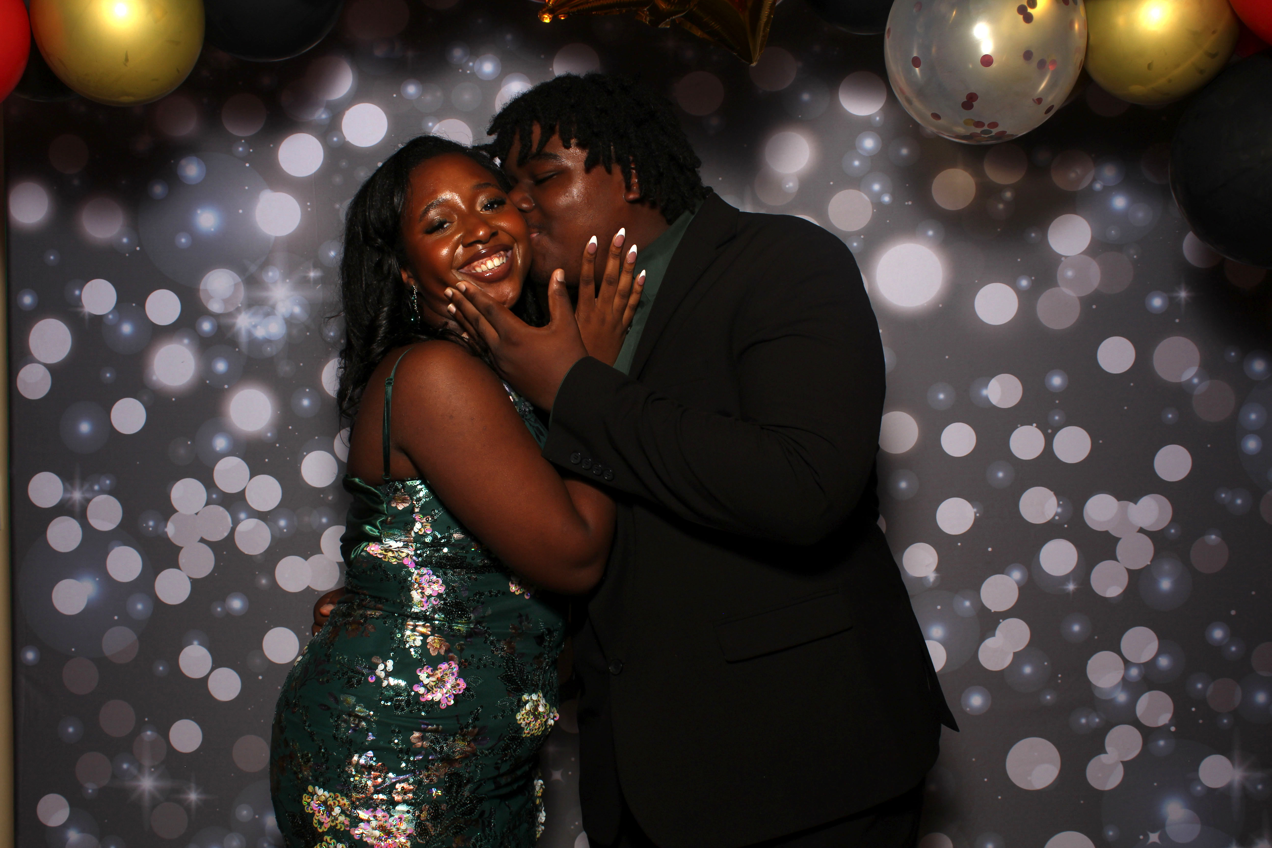 Walnut Hills Homecoming | View more photos from the event at gallery.photoboothcincy.com/u/PhotoBoothCincy/Walnut-Hills-Homecoming-0