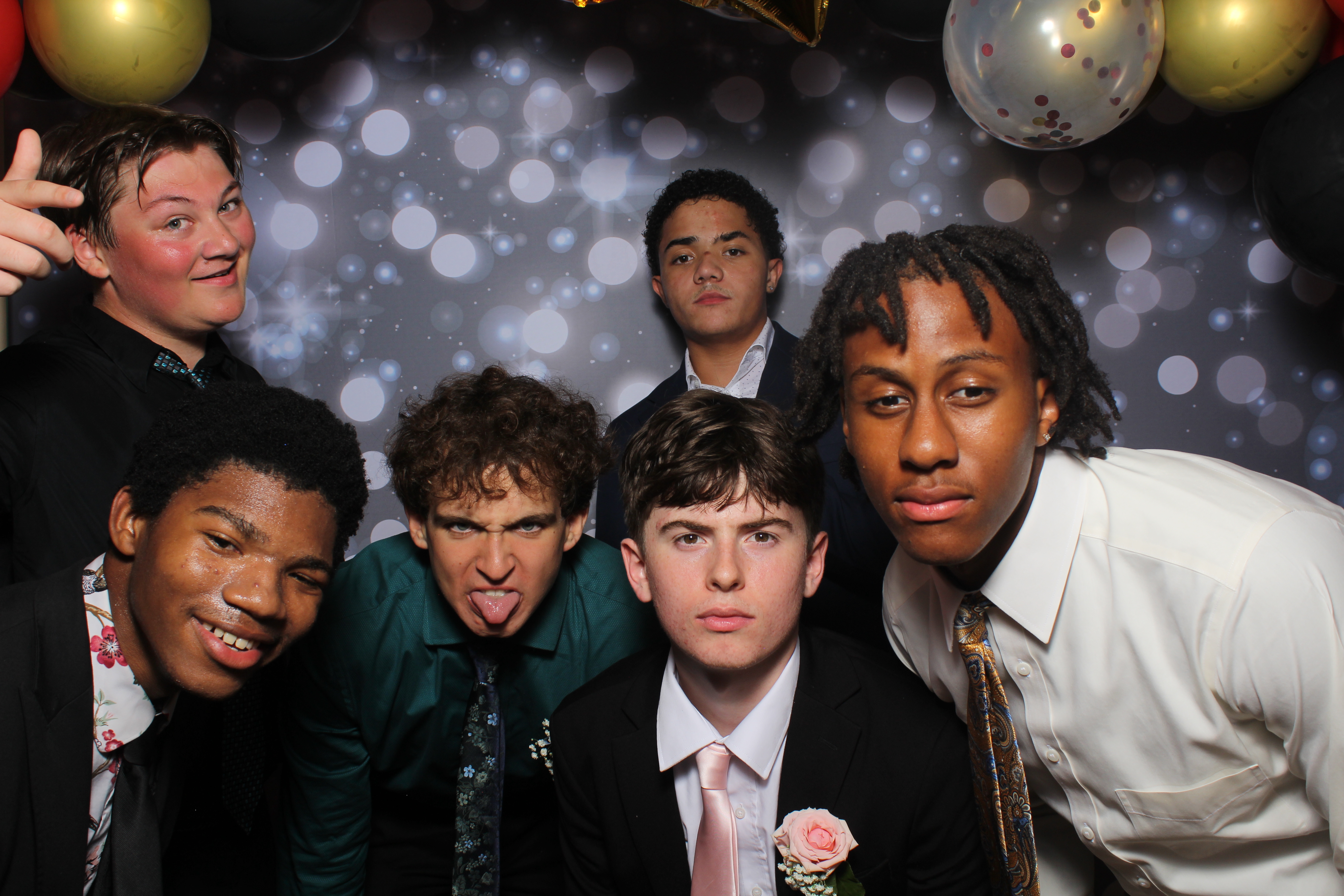 Walnut Hills Homecoming | View more photos from the event at gallery.photoboothcincy.com/u/PhotoBoothCincy/Walnut-Hills-Homecoming-0