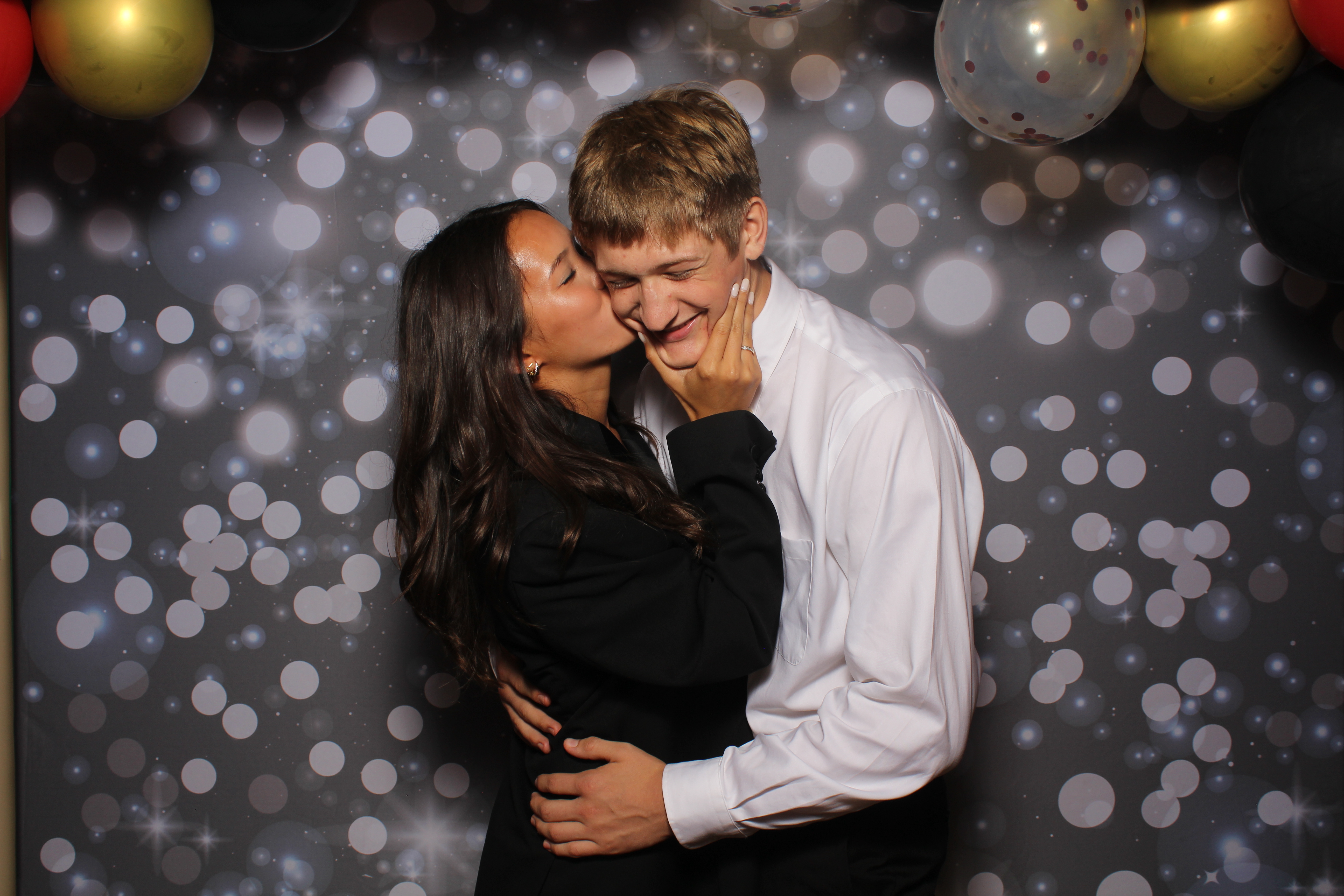 Walnut Hills Homecoming | View more photos from the event at gallery.photoboothcincy.com/u/PhotoBoothCincy/Walnut-Hills-Homecoming-0