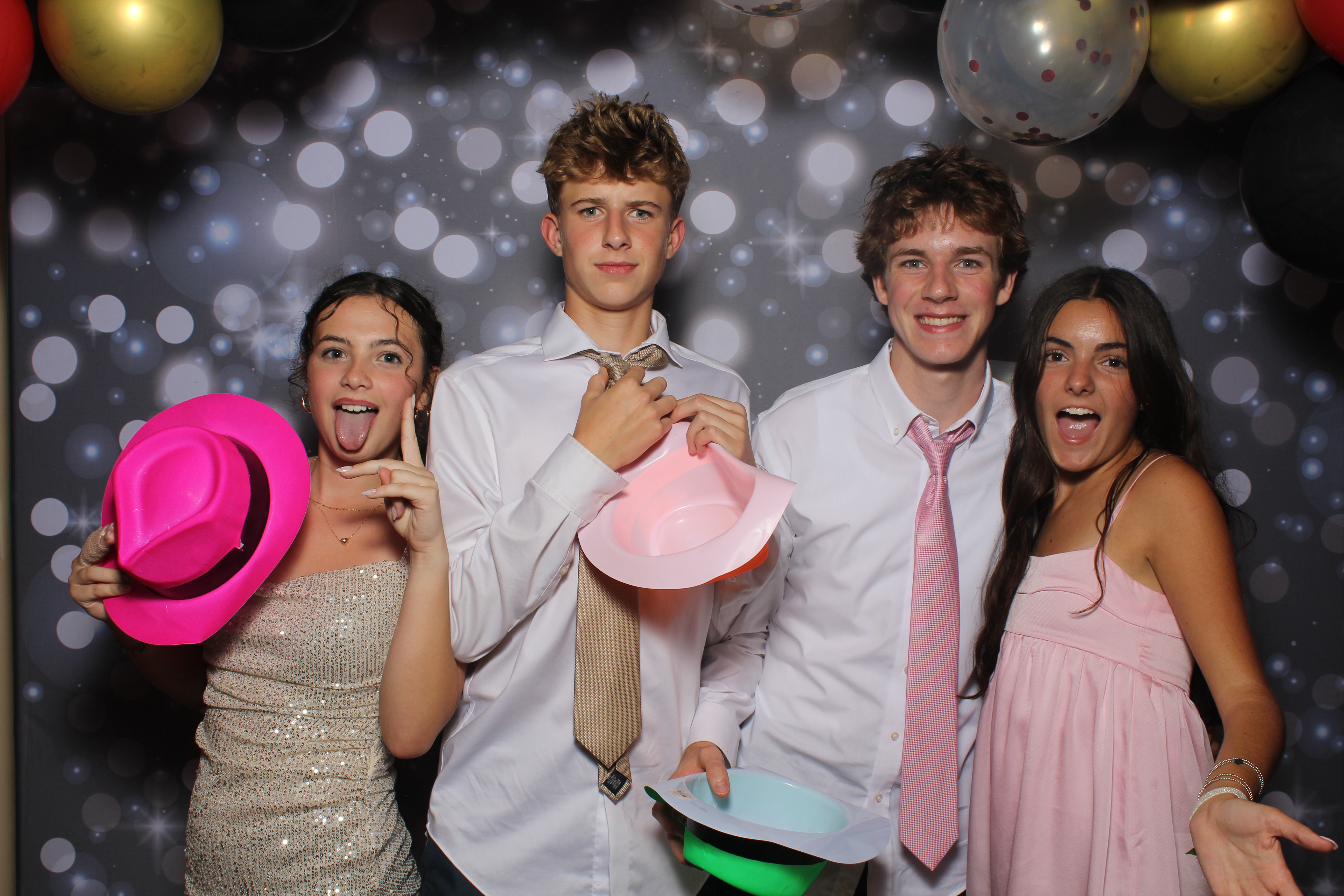 Walnut Hills Homecoming | View more photos from the event at gallery.photoboothcincy.com/u/PhotoBoothCincy/Walnut-Hills-Homecoming-0