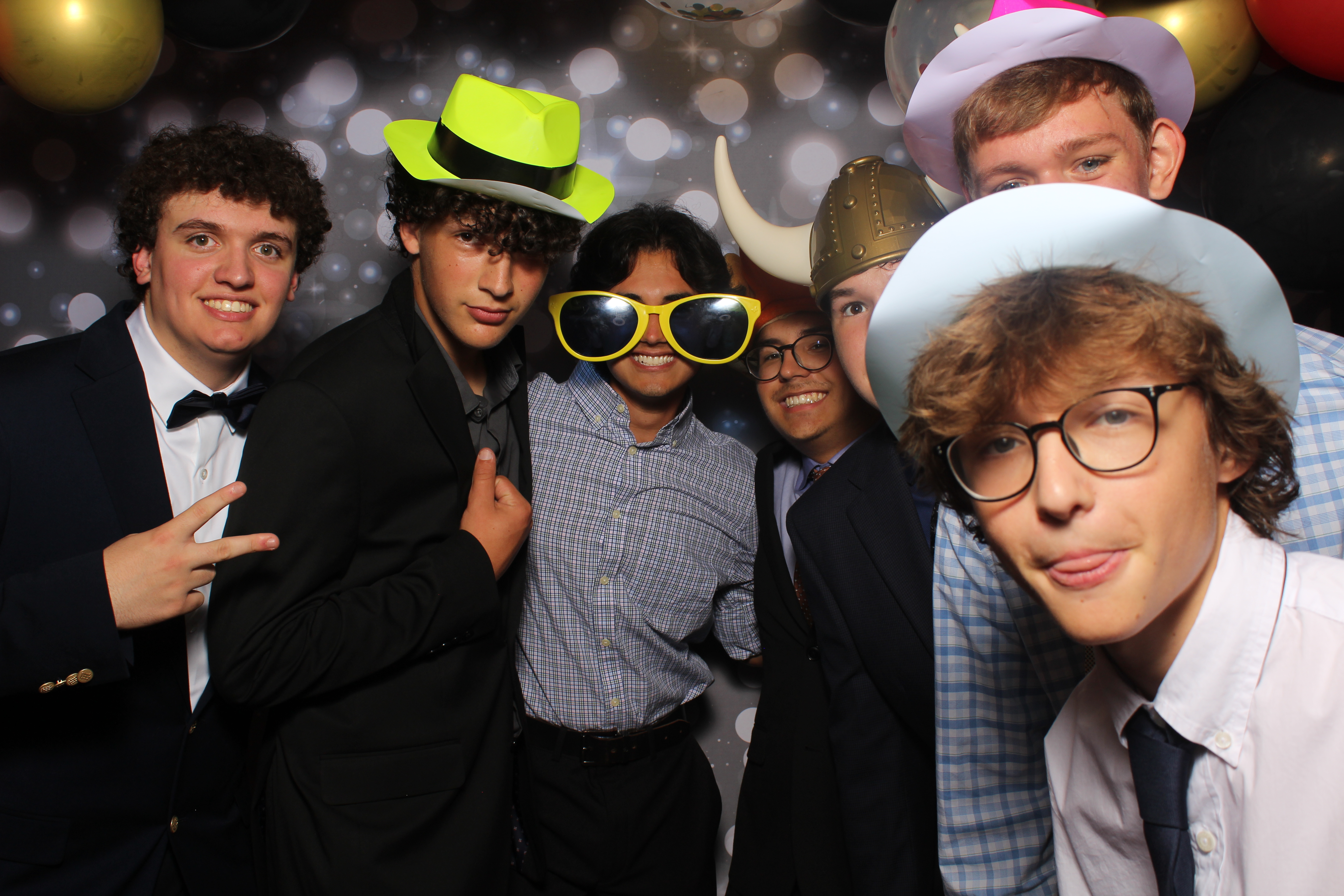Walnut Hills Homecoming | View more photos from the event at gallery.photoboothcincy.com/u/PhotoBoothCincy/Walnut-Hills-Homecoming-0