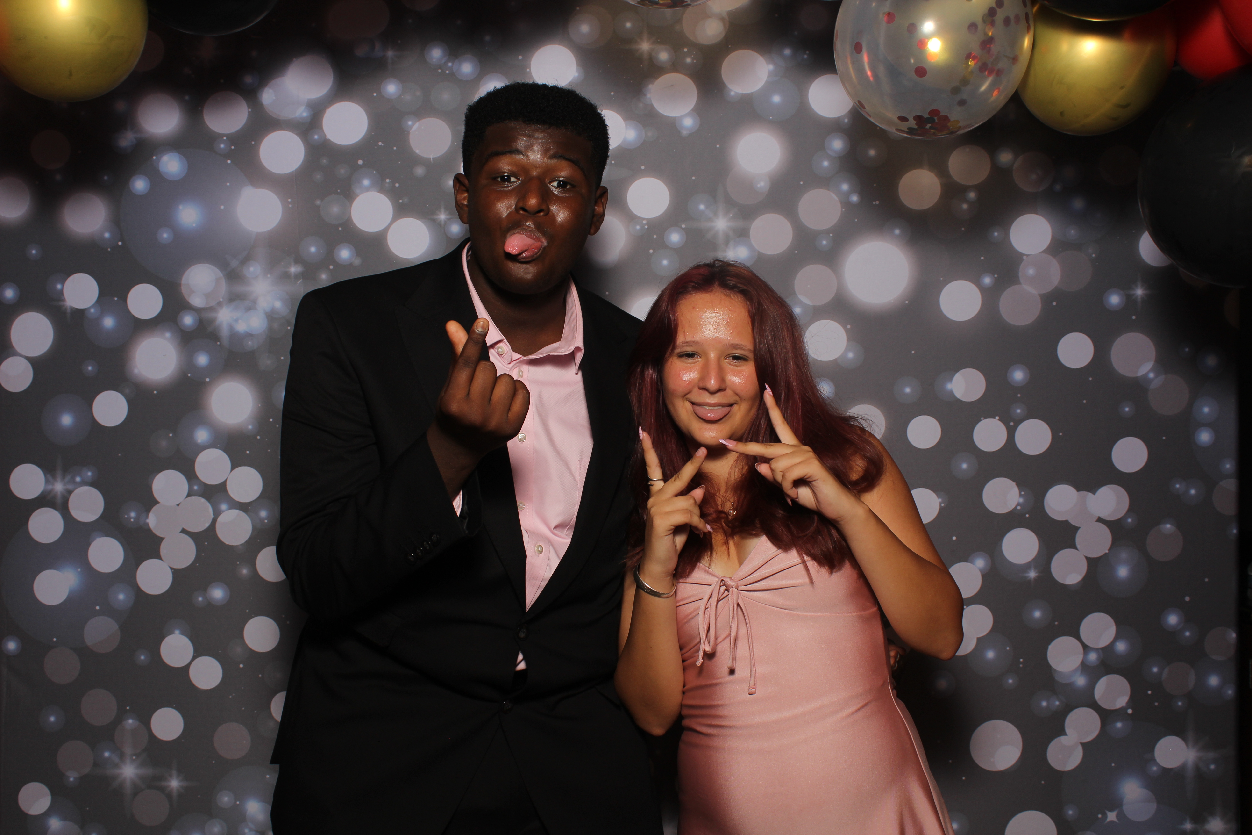 Walnut Hills Homecoming | View more photos from the event at gallery.photoboothcincy.com/u/PhotoBoothCincy/Walnut-Hills-Homecoming-0