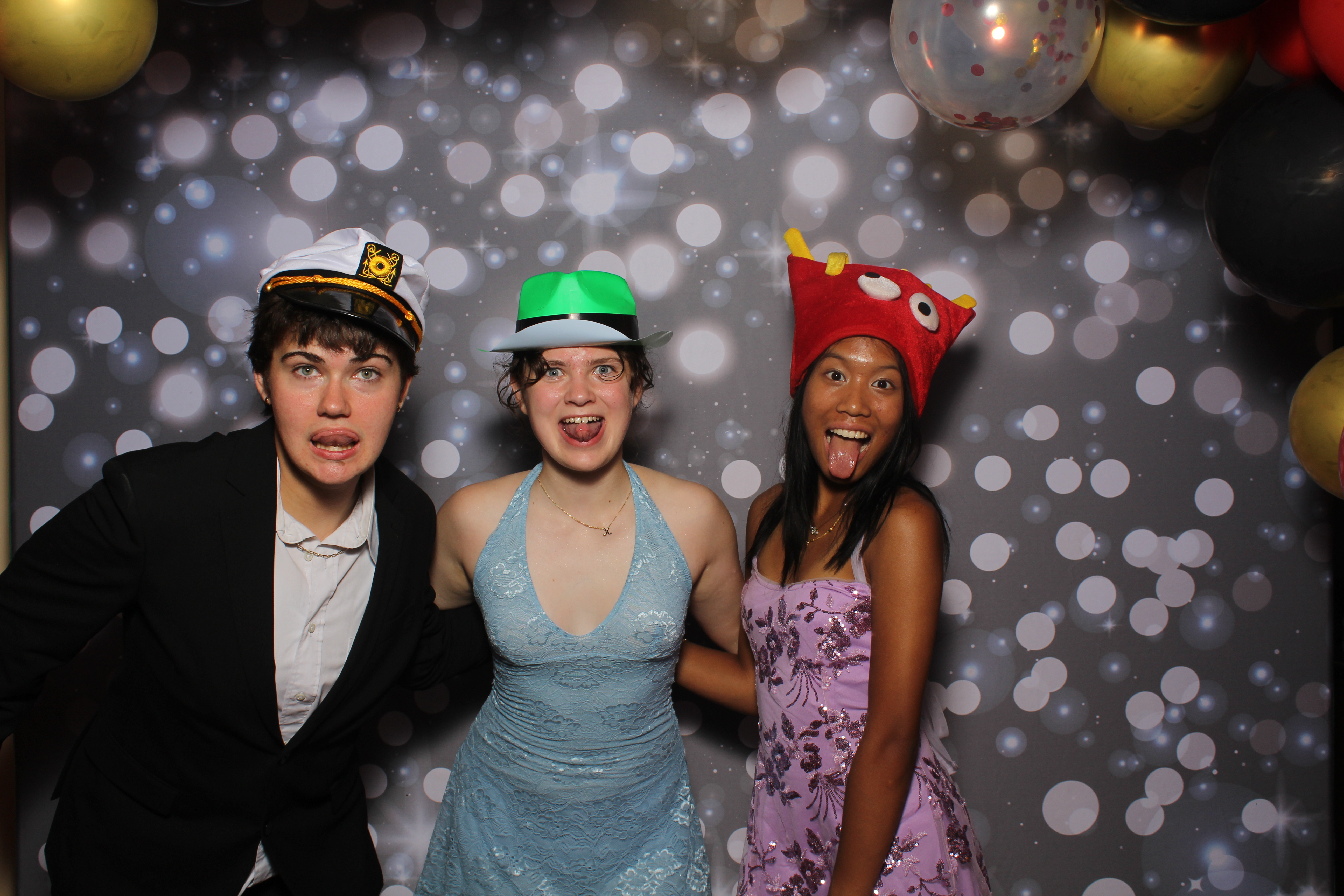 Walnut Hills Homecoming | View more photos from the event at gallery.photoboothcincy.com/u/PhotoBoothCincy/Walnut-Hills-Homecoming-0