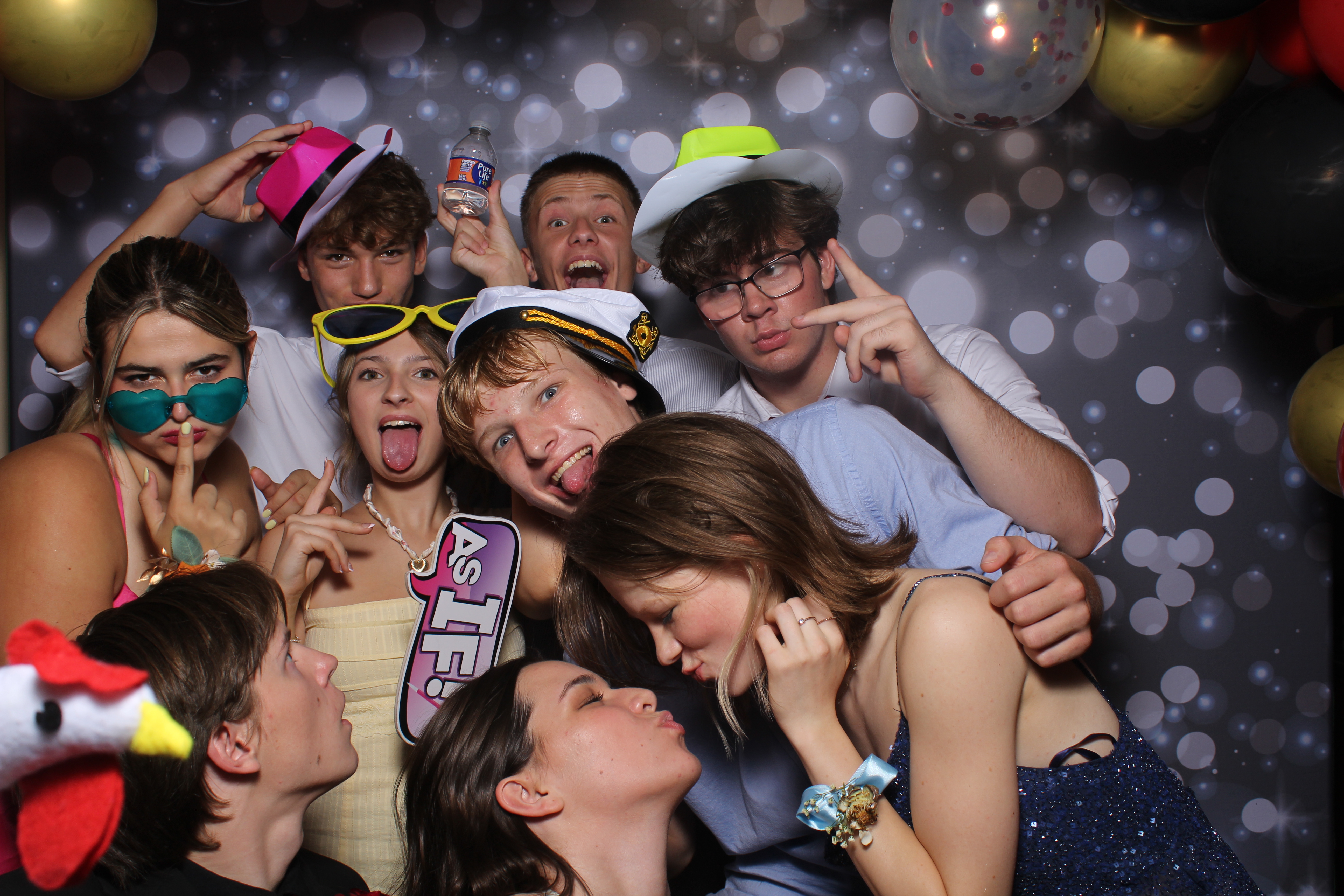 Walnut Hills Homecoming | View more photos from the event at gallery.photoboothcincy.com/u/PhotoBoothCincy/Walnut-Hills-Homecoming-0