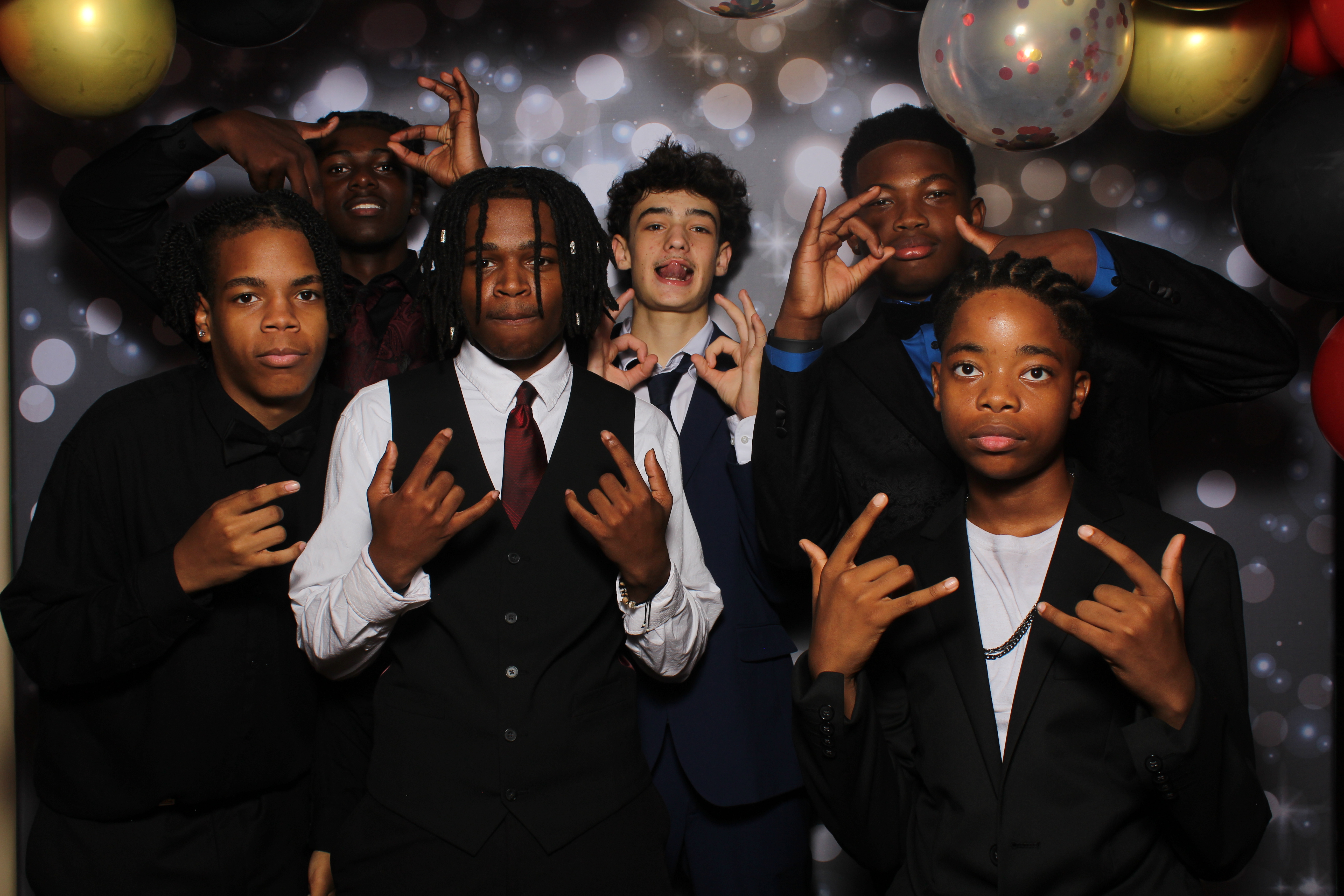 Walnut Hills Homecoming | View more photos from the event at gallery.photoboothcincy.com/u/PhotoBoothCincy/Walnut-Hills-Homecoming-0